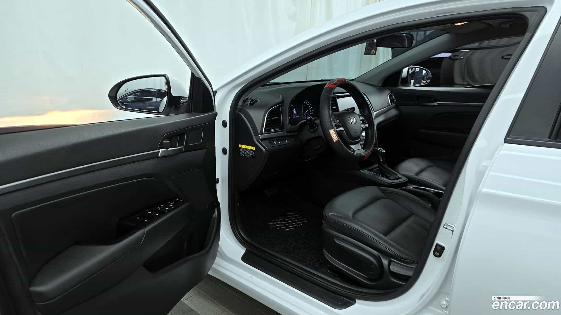 AVANTE Hyundai 2018.6-INNER-010