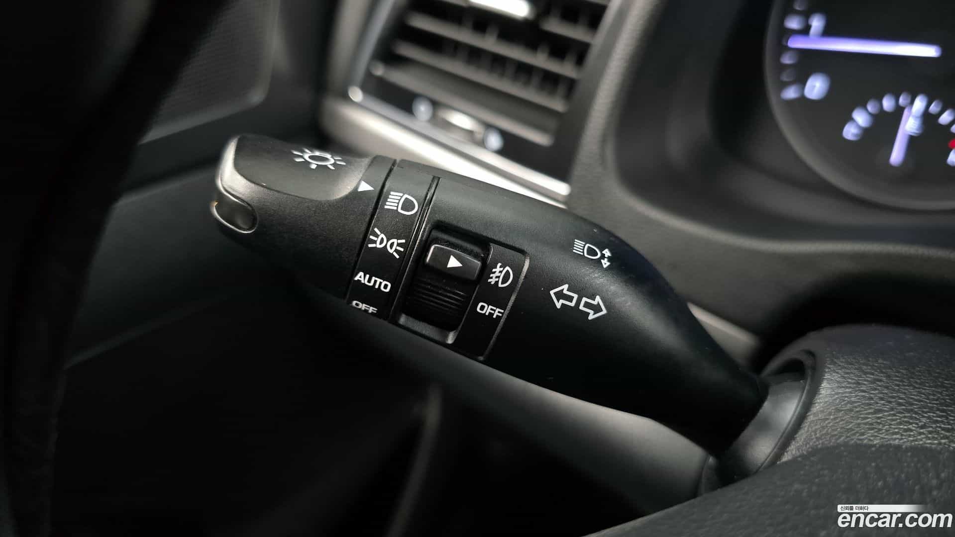 AVANTE Hyundai 2018.6-OPTION-020