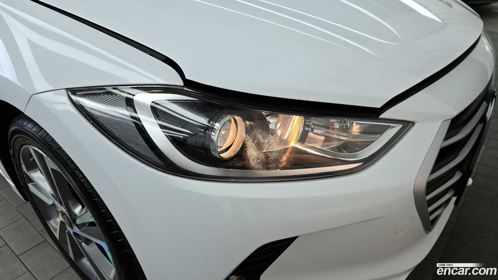 AVANTE Hyundai 2018.6-OUTER-032