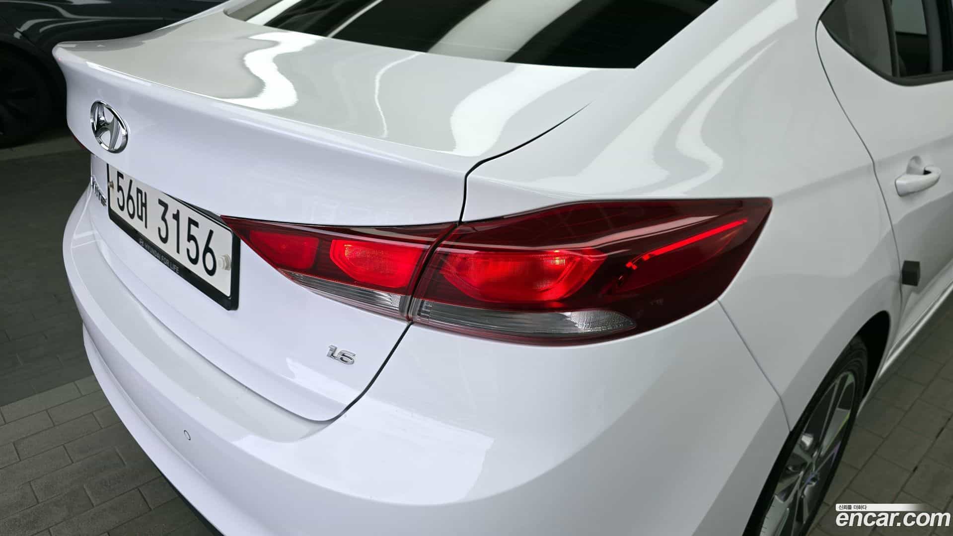 AVANTE Hyundai 2018.6-OUTER-033