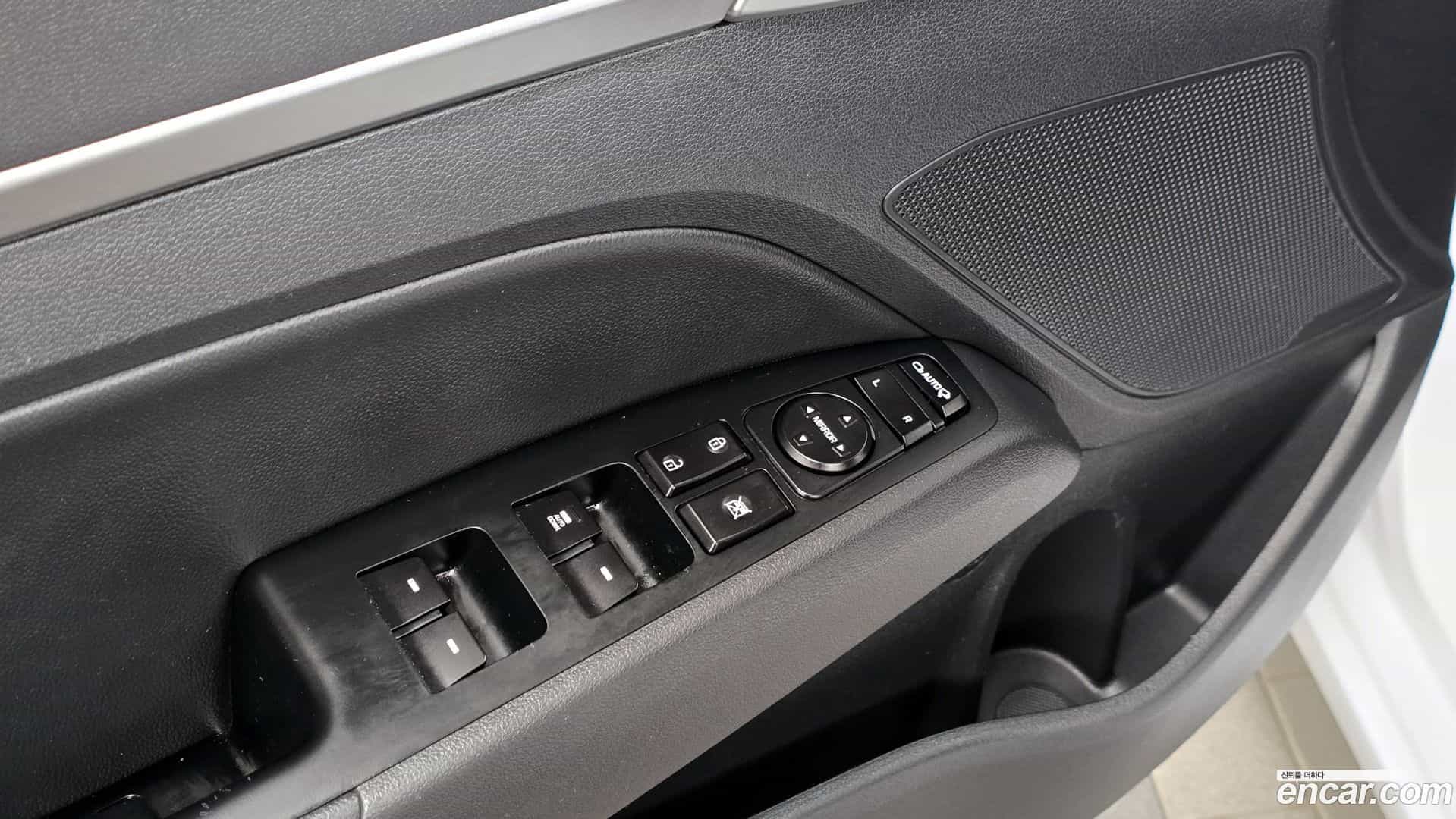 AVANTE Hyundai 2018.6-OPTION-042