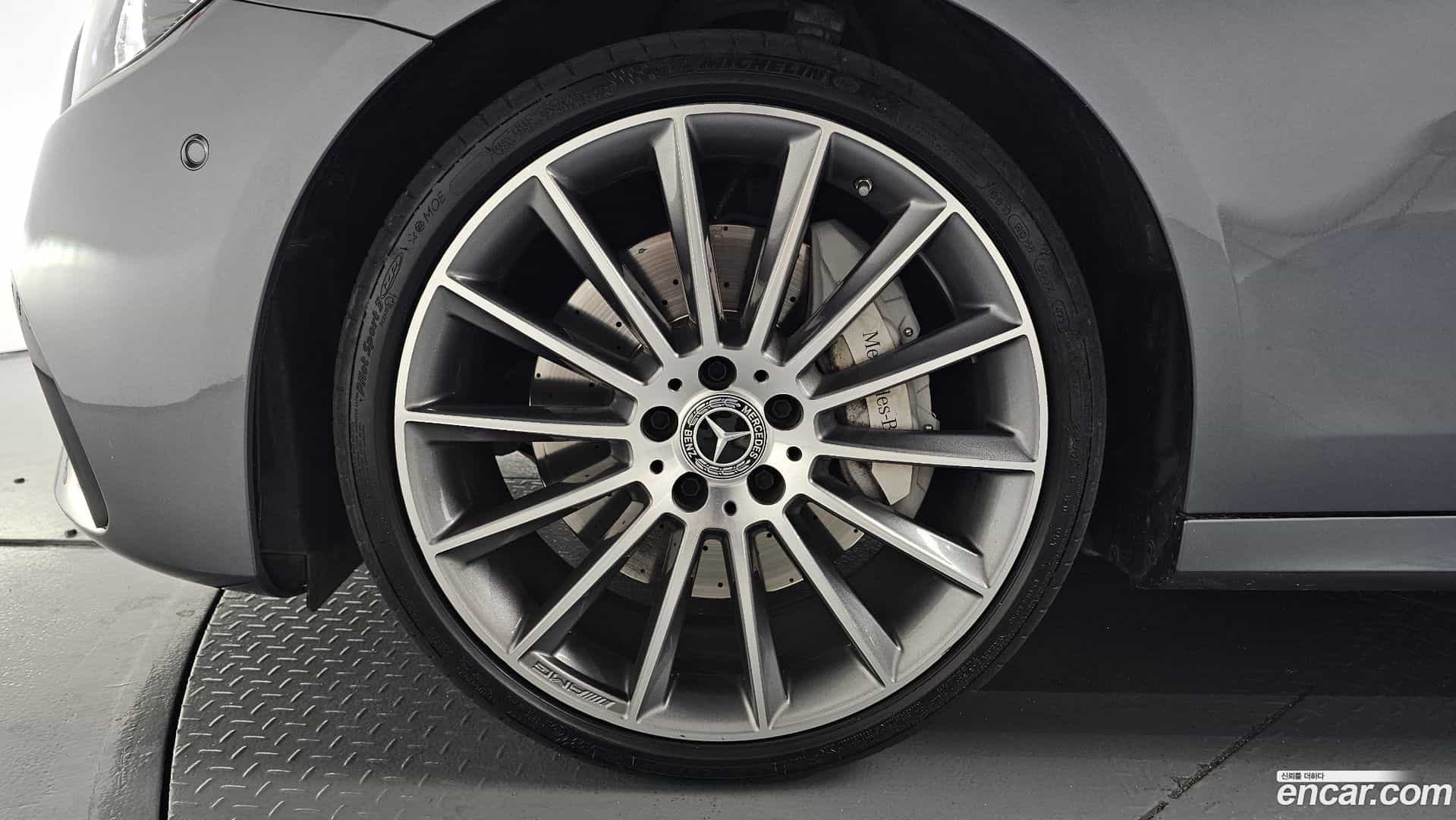 E-Class Mercedes-Benz 2022.3-OUTER-005
