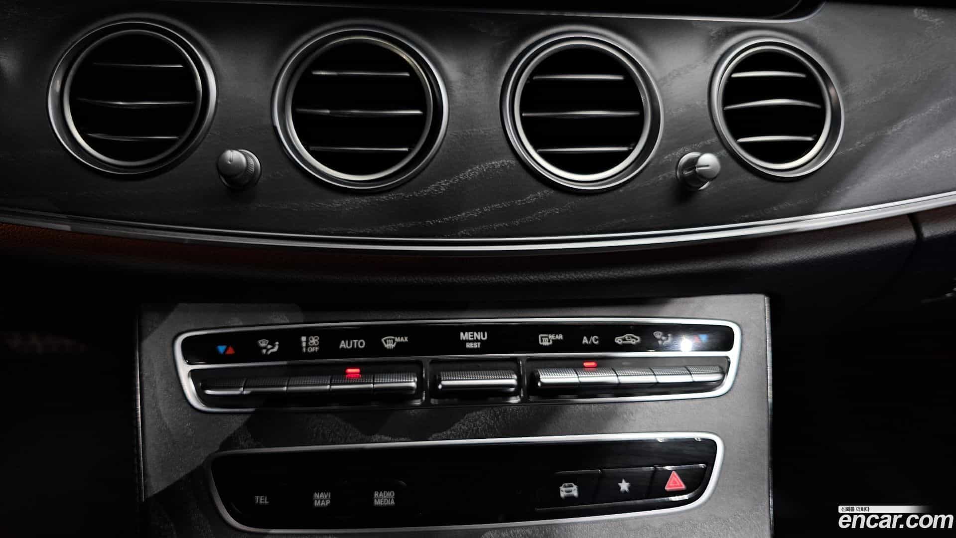 E-Class Mercedes-Benz 2022.3-OPTION-024