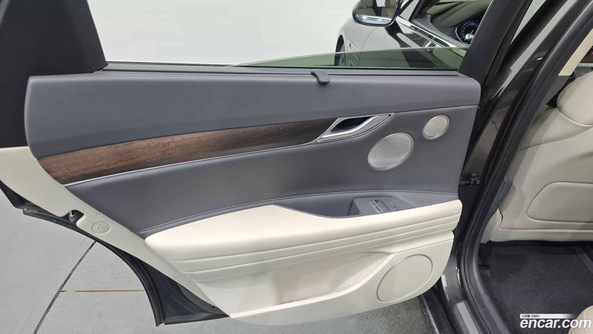 G80 Genesis 2021.8-INNER-035