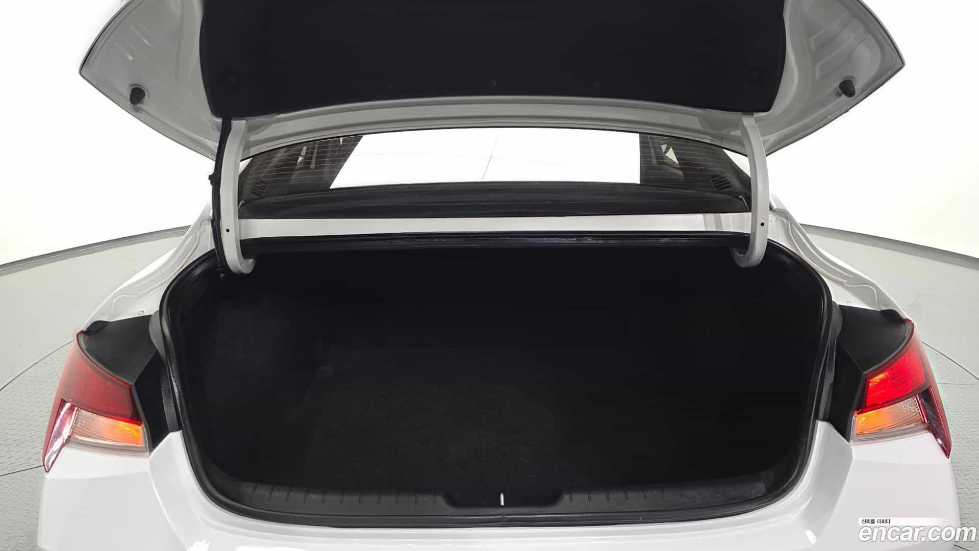 AVANTE Hyundai 2021.6-OPTION-024