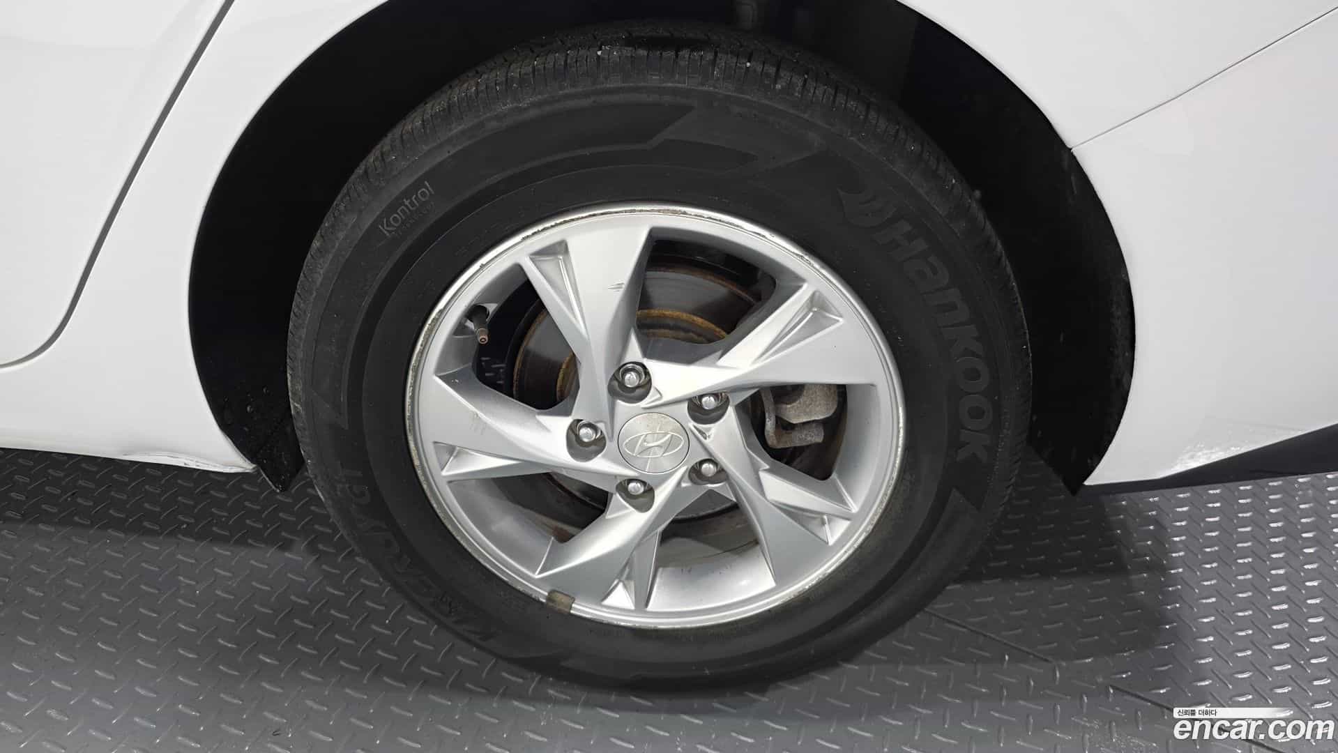 AVANTE Hyundai 2021.6-OUTER-031