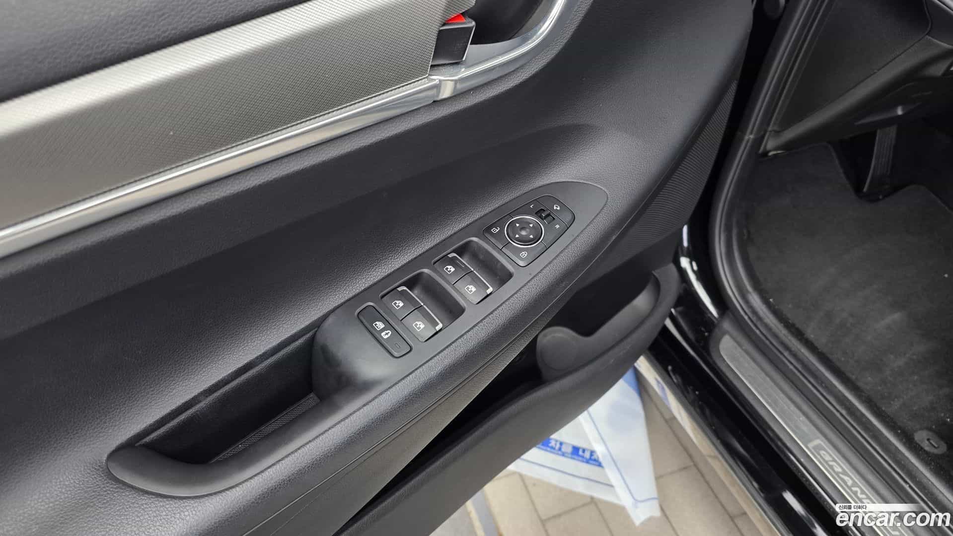 Grandeur Hyundai 2021.9-OPTION-046