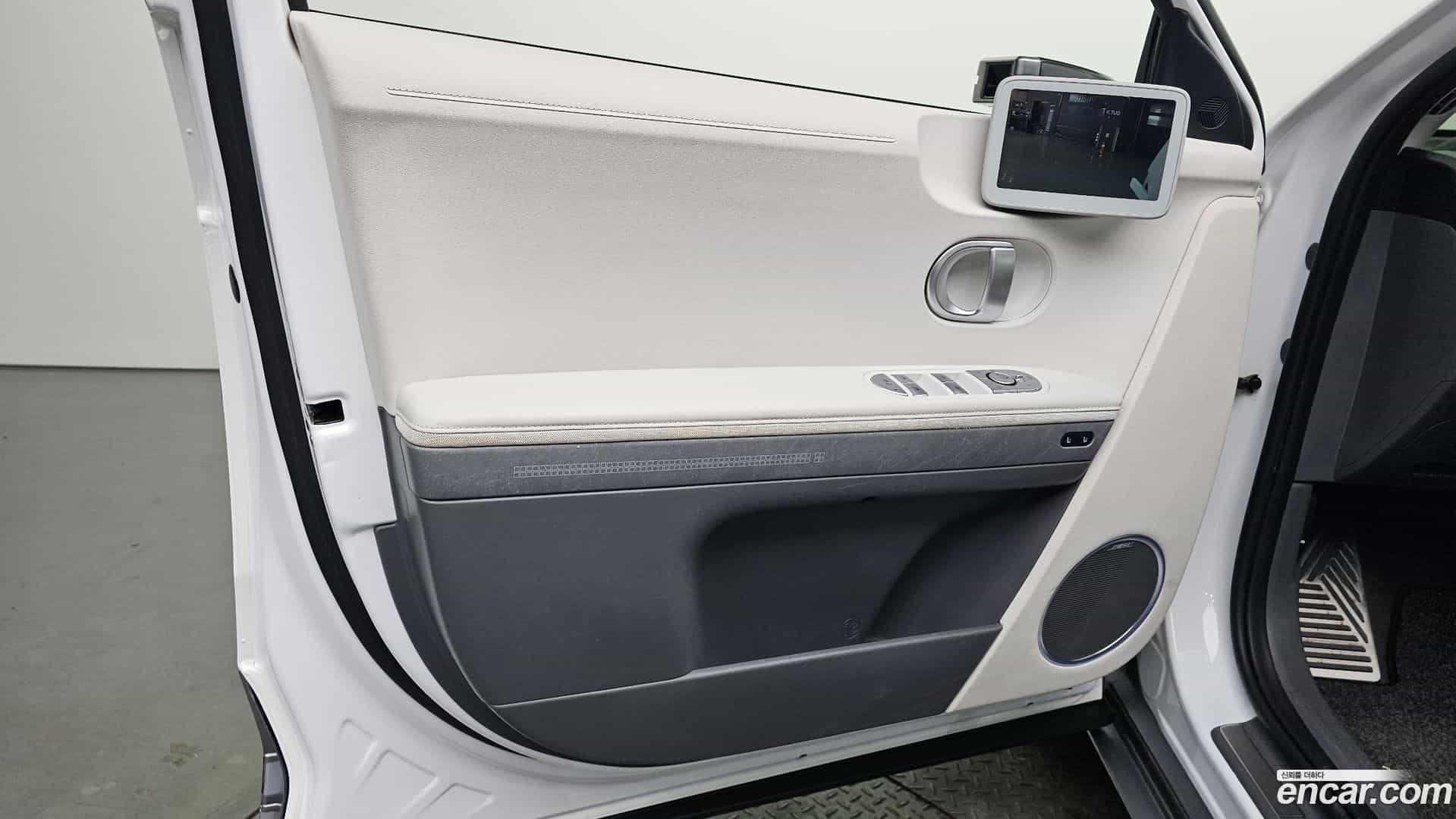 Ioniq5 Hyundai 2022.2-INNER-034