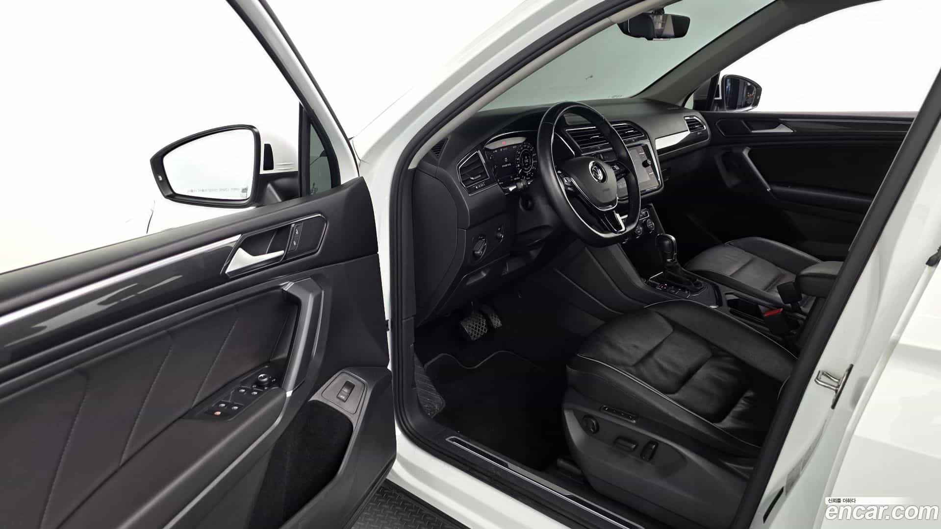Tiguan Volkswagen 2018.6-INNER-010