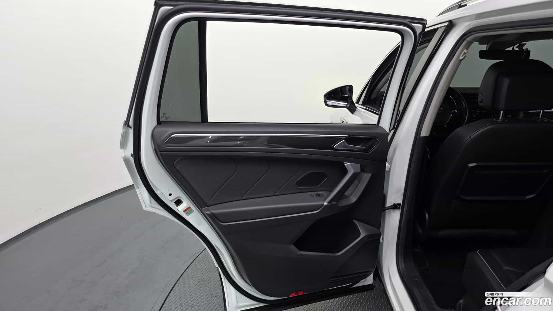 Tiguan Volkswagen 2018.6-INNER-035