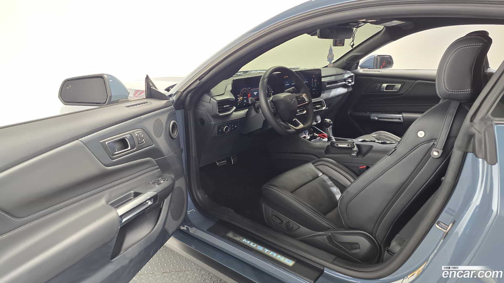 Mustang Ford 2024.2-INNER-010