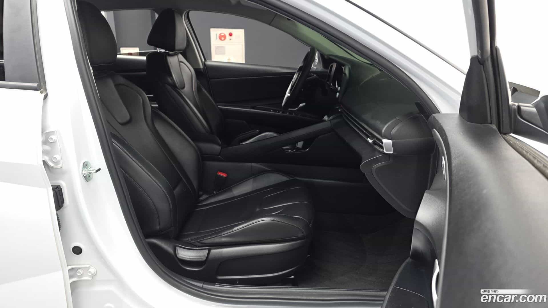 AVANTE Hyundai 2022.3-OPTION-015