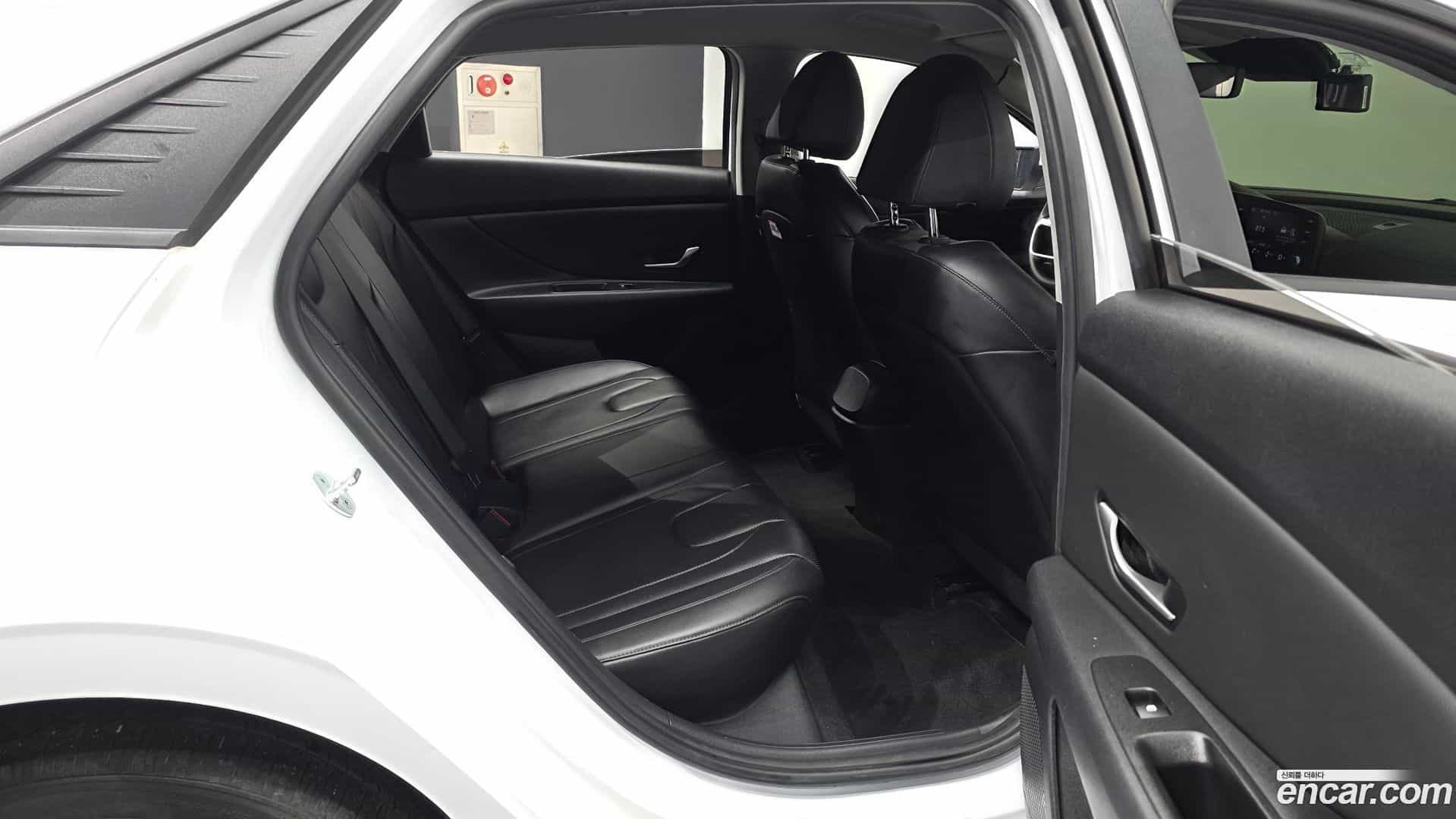 AVANTE Hyundai 2022.3-OPTION-016