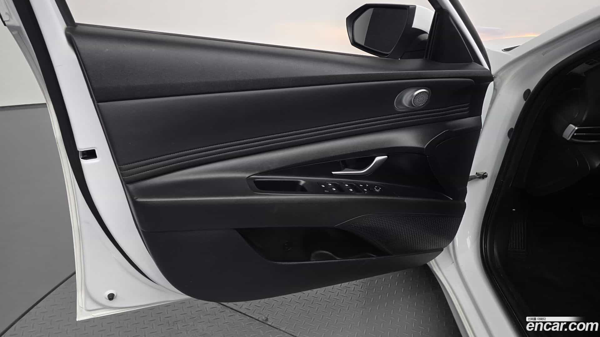 AVANTE Hyundai 2022.3-INNER-034