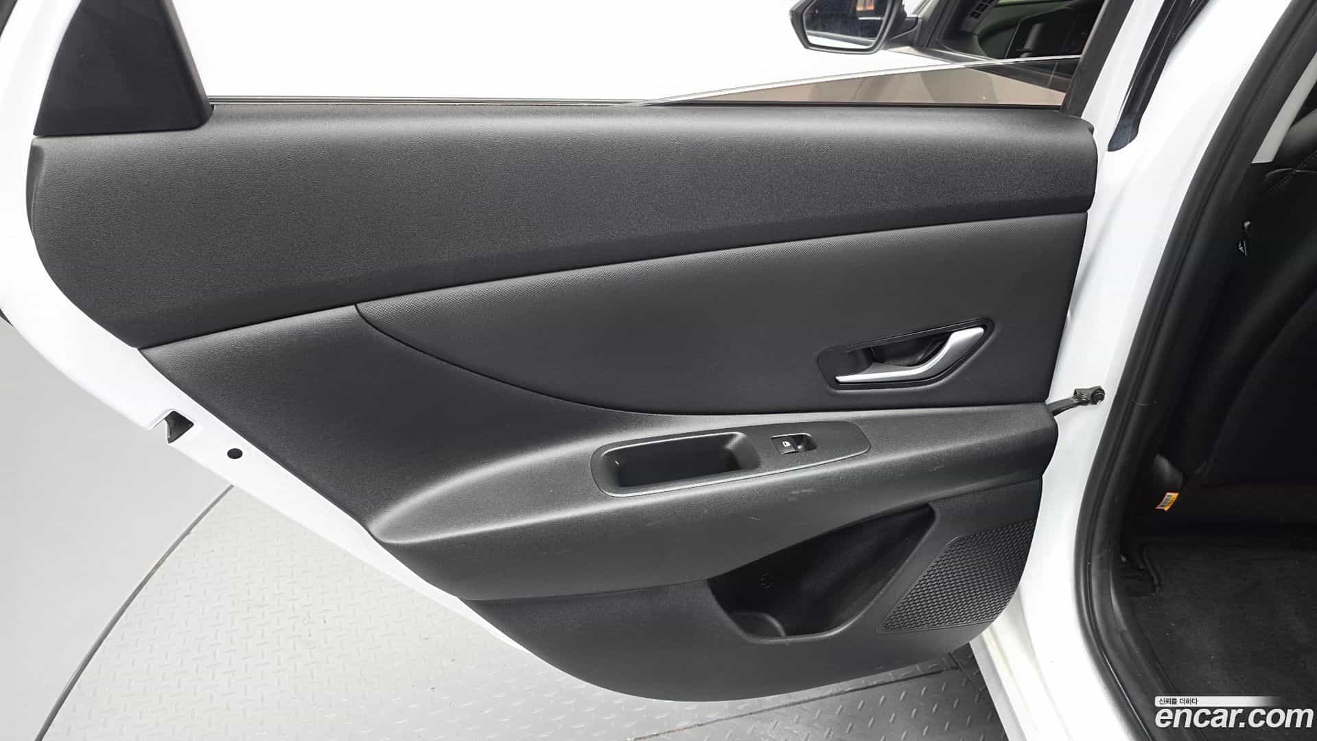 AVANTE Hyundai 2022.3-INNER-035