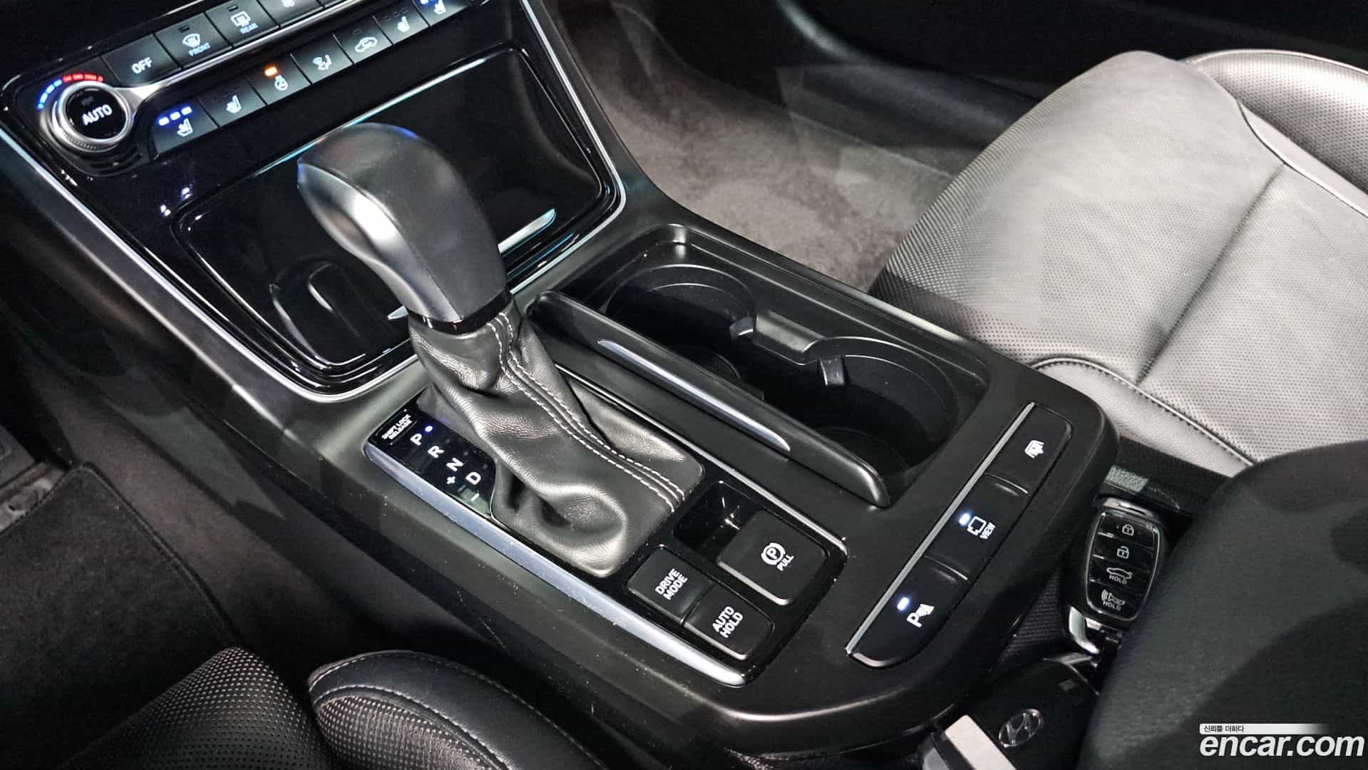 Grandeur Hyundai 2017.0-INNER-009