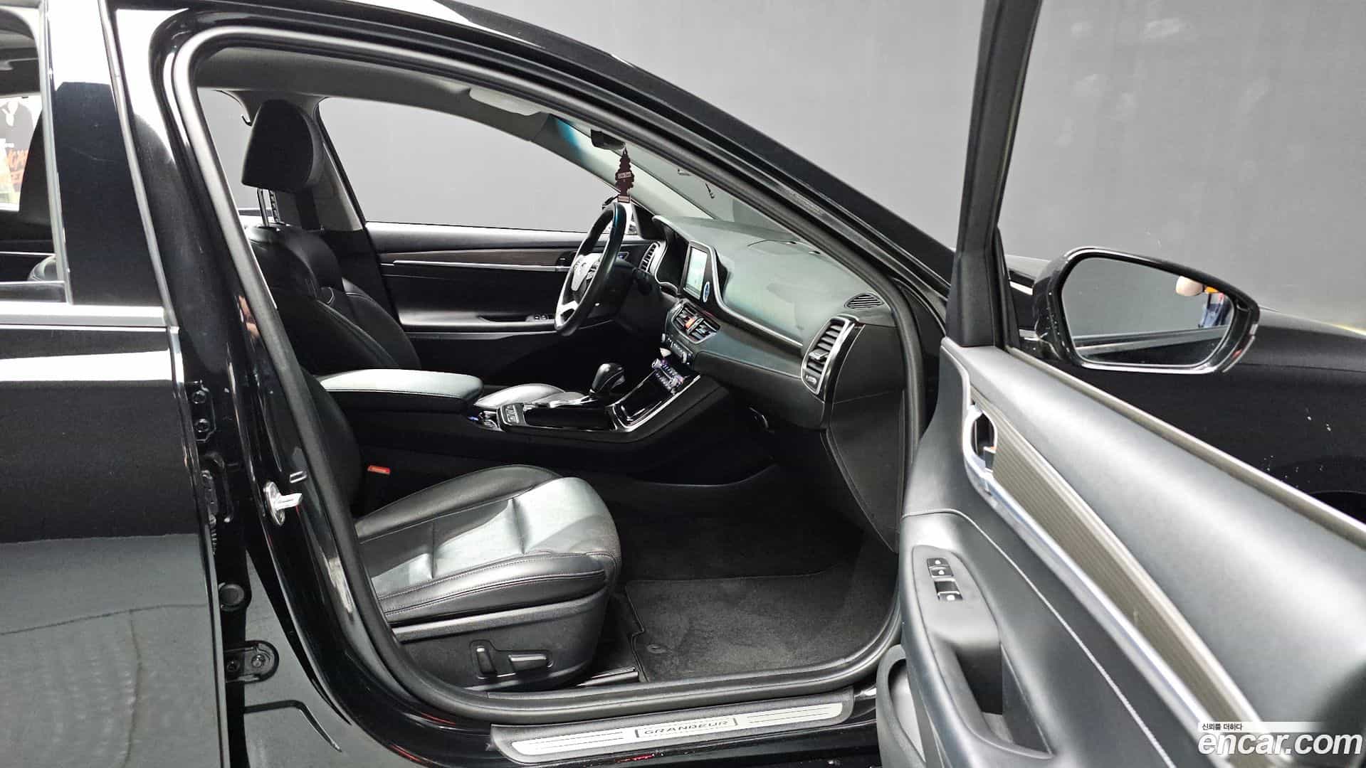 Grandeur Hyundai 2017.0-OPTION-022
