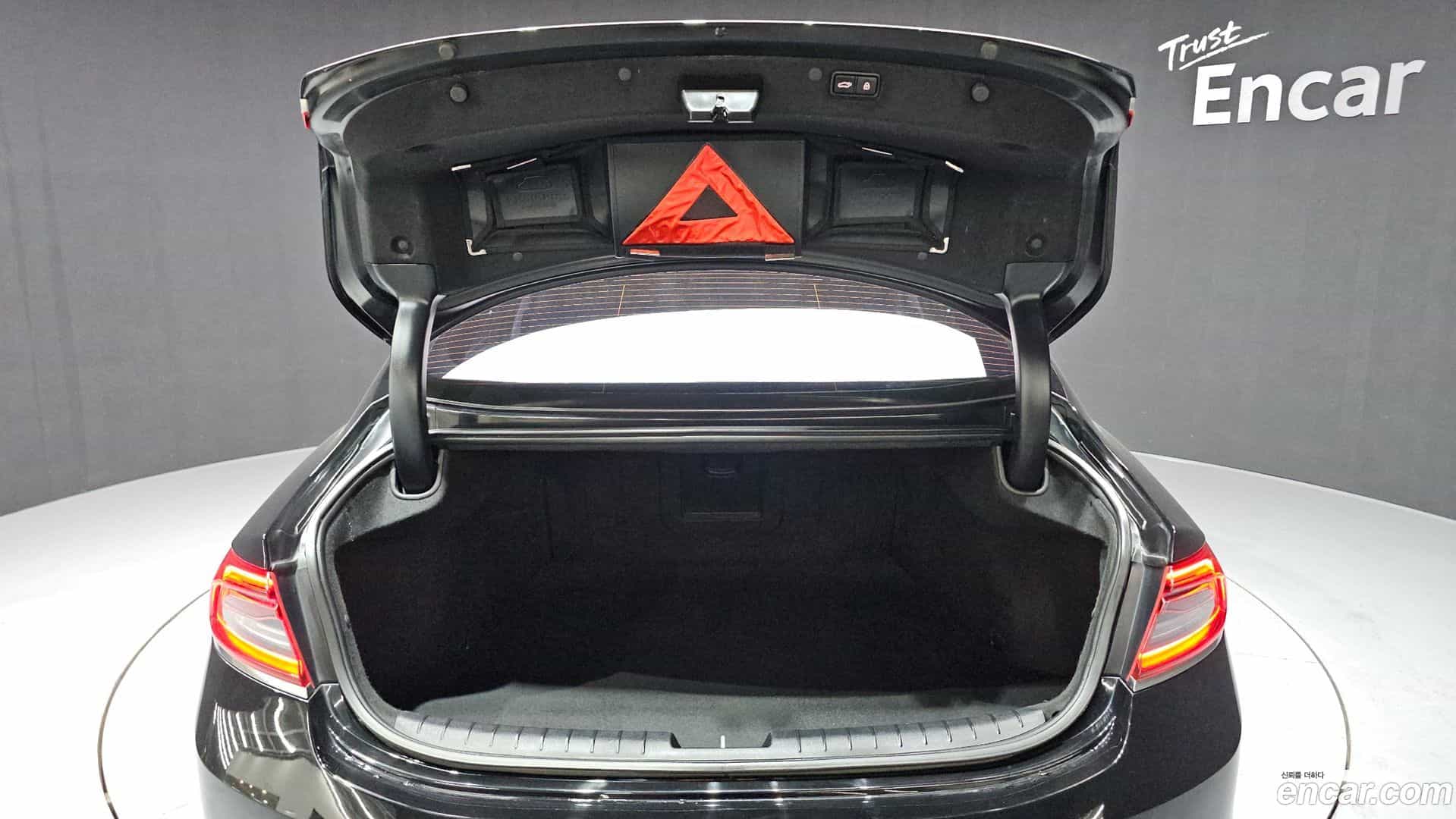 Grandeur Hyundai 2017.0-OPTION-024