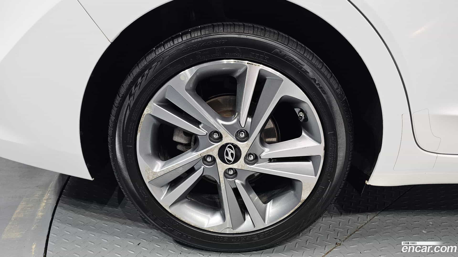 AVANTE Hyundai 2017.4-OUTER-005