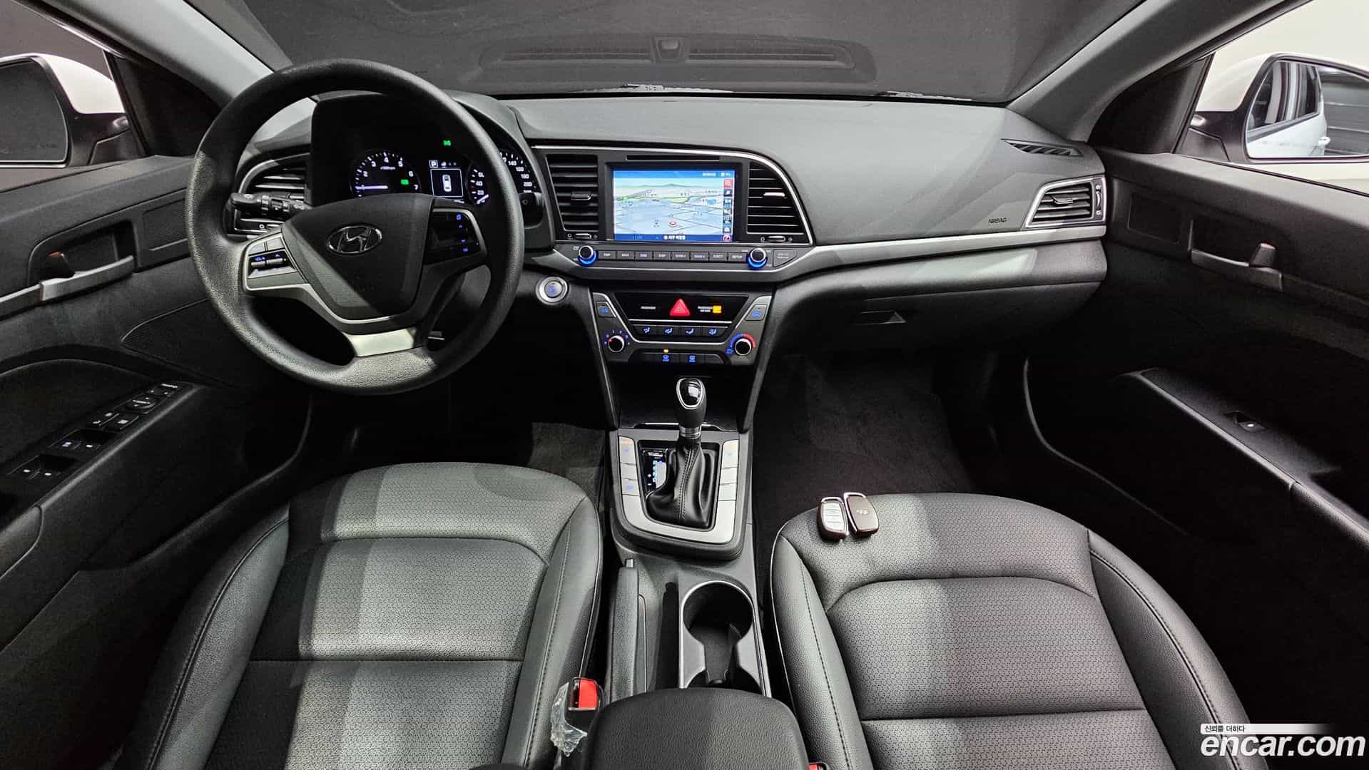 AVANTE Hyundai 2017.4-INNER-007