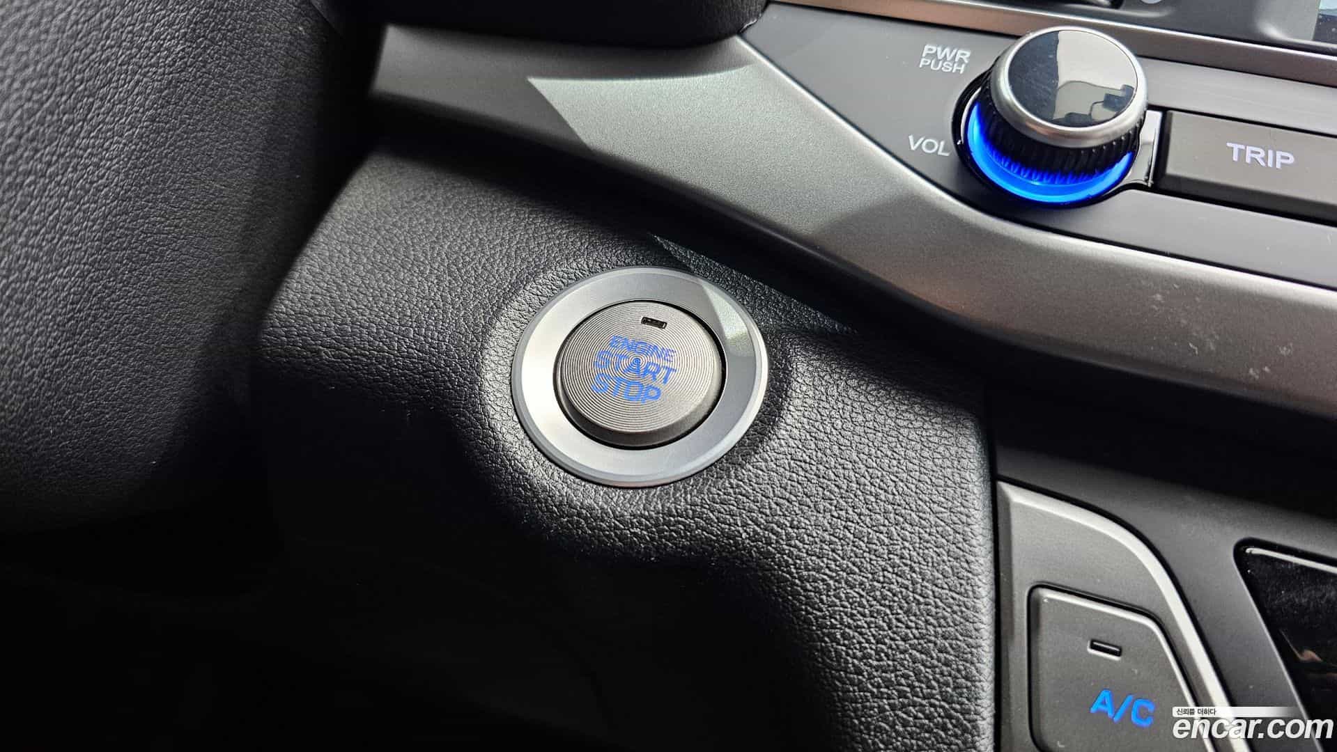 AVANTE Hyundai 2017.4-OPTION-022