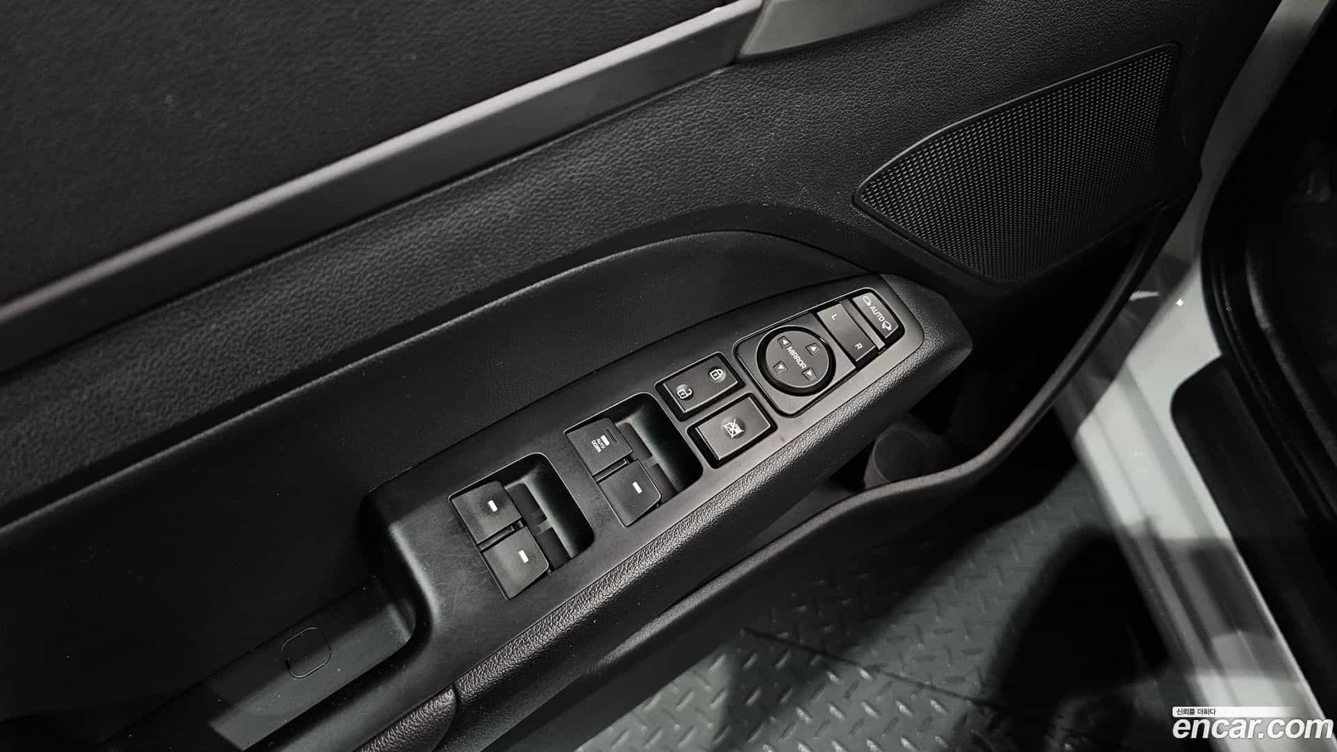 AVANTE Hyundai 2017.4-OPTION-023