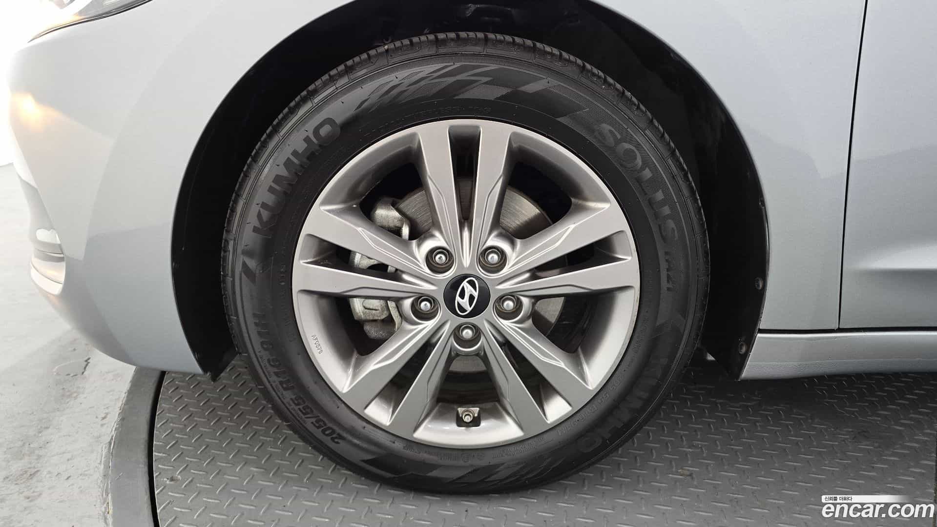 AVANTE Hyundai 2016.0-OUTER-005