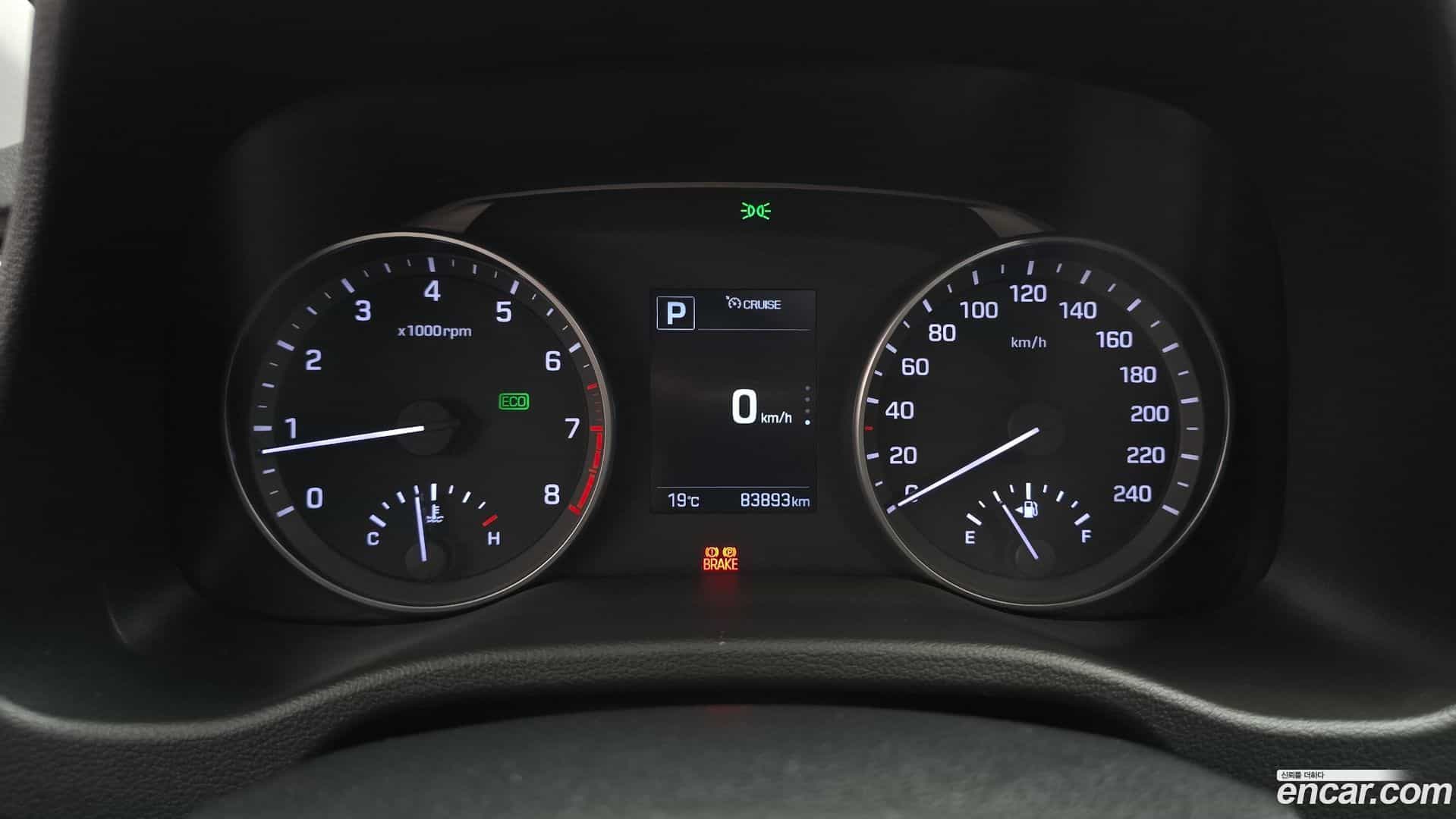 AVANTE Hyundai 2016.0-INNER-008