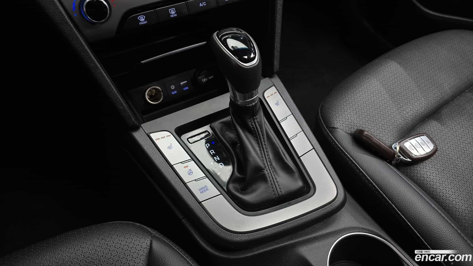 AVANTE Hyundai 2016.0-INNER-009