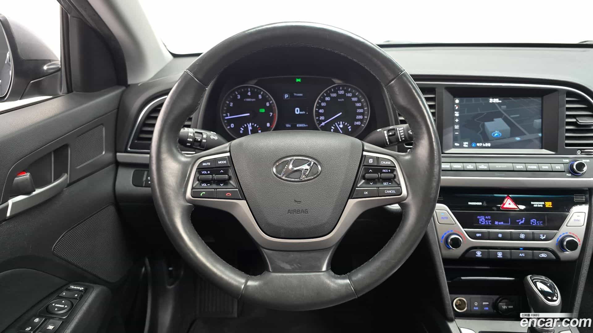 AVANTE Hyundai 2016.0-OPTION-016
