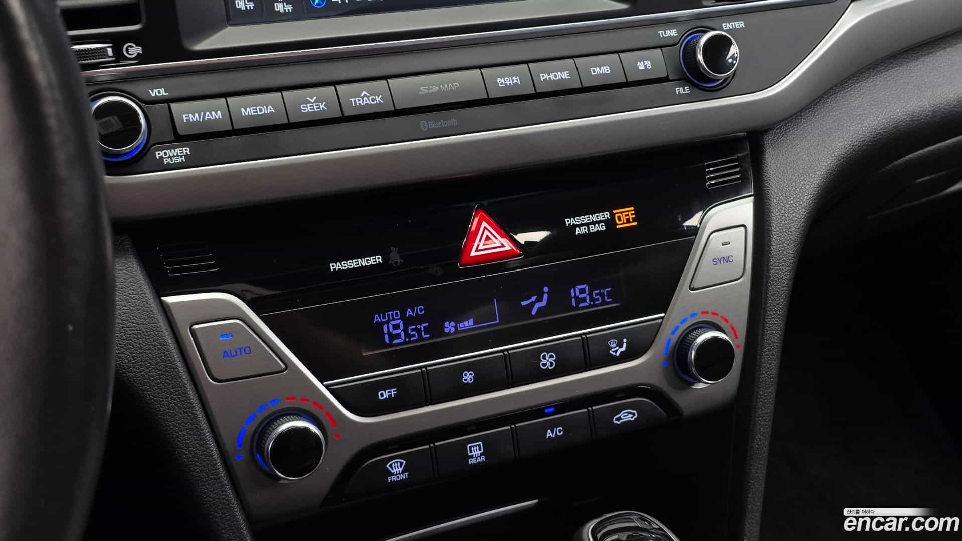 AVANTE Hyundai 2016.0-OPTION-022