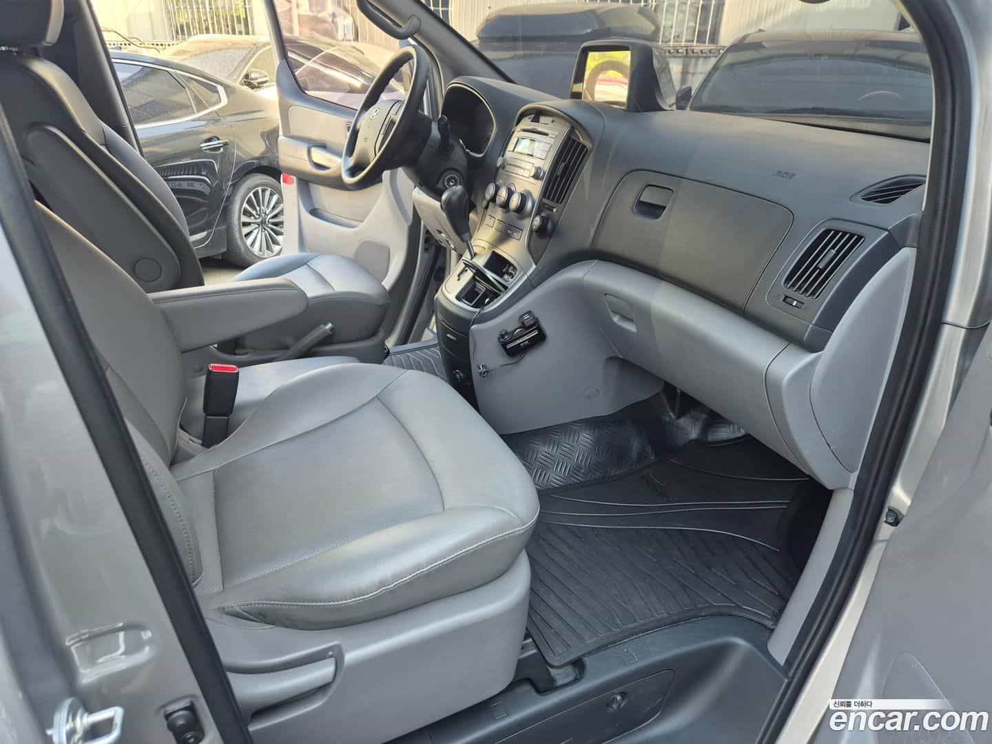 Starex Hyundai 2015.2-INNER-007