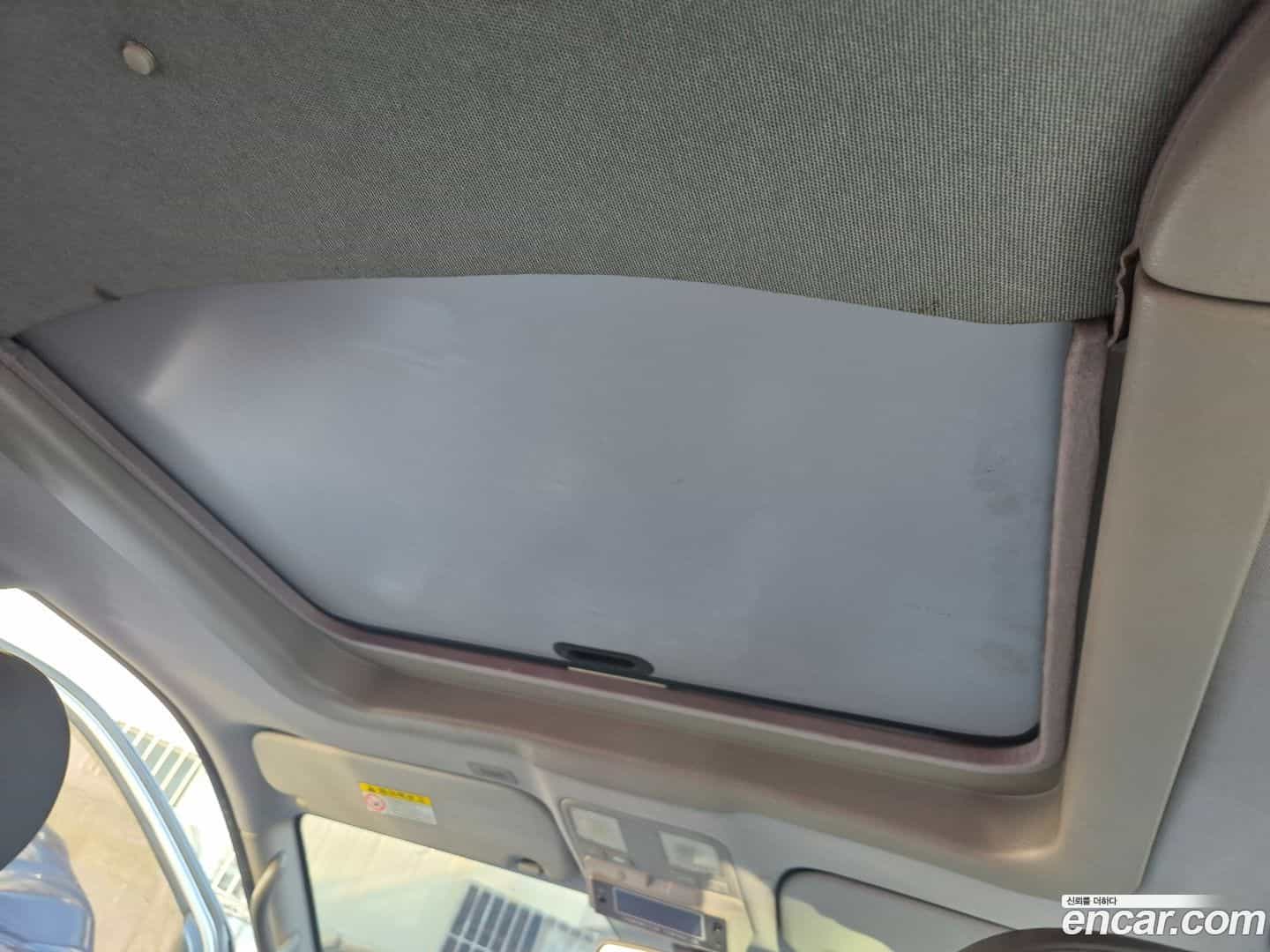 Starex Hyundai 2015.2-INNER-010