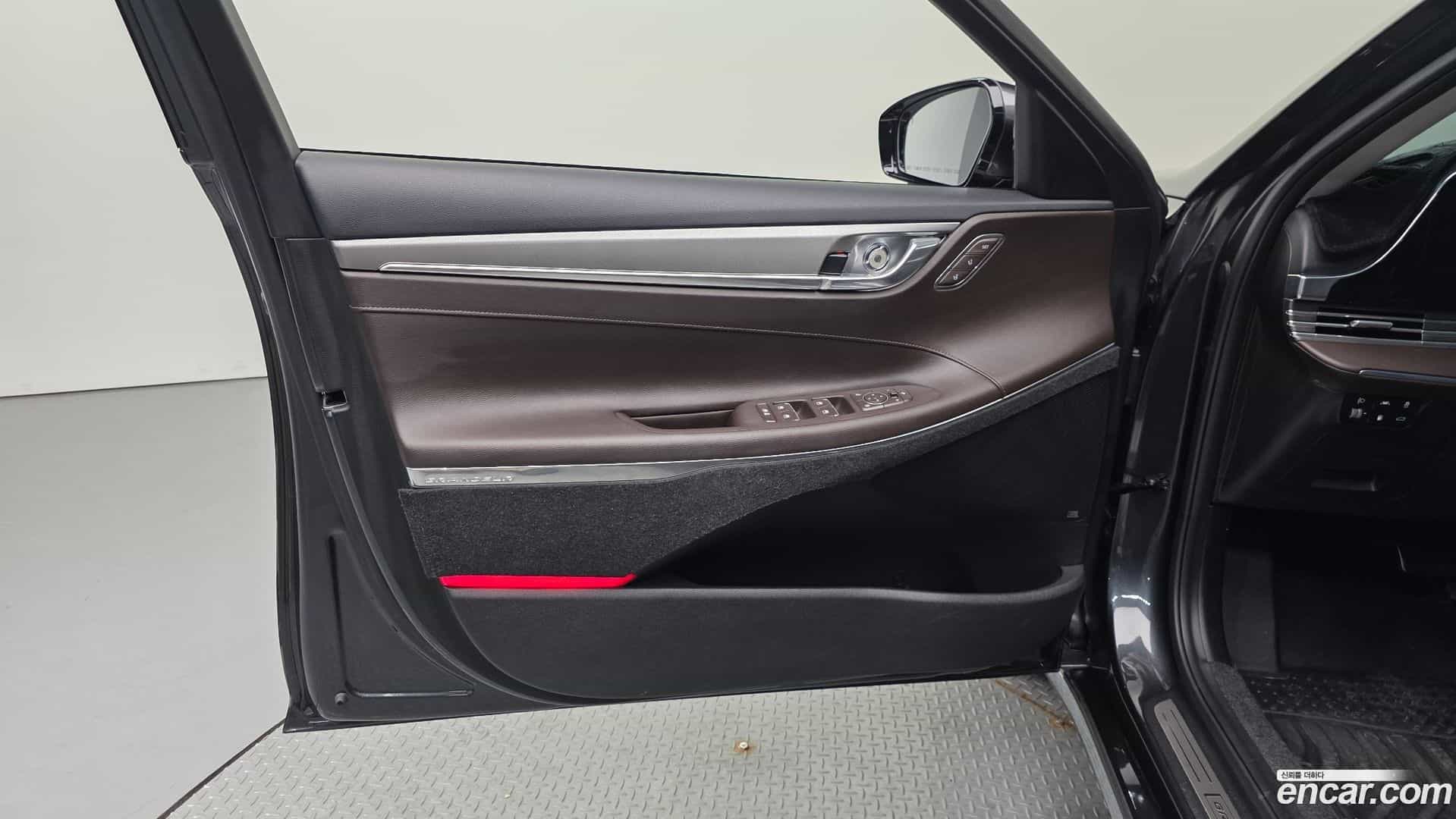 Grandeur Hyundai 2021.0-INNER-034
