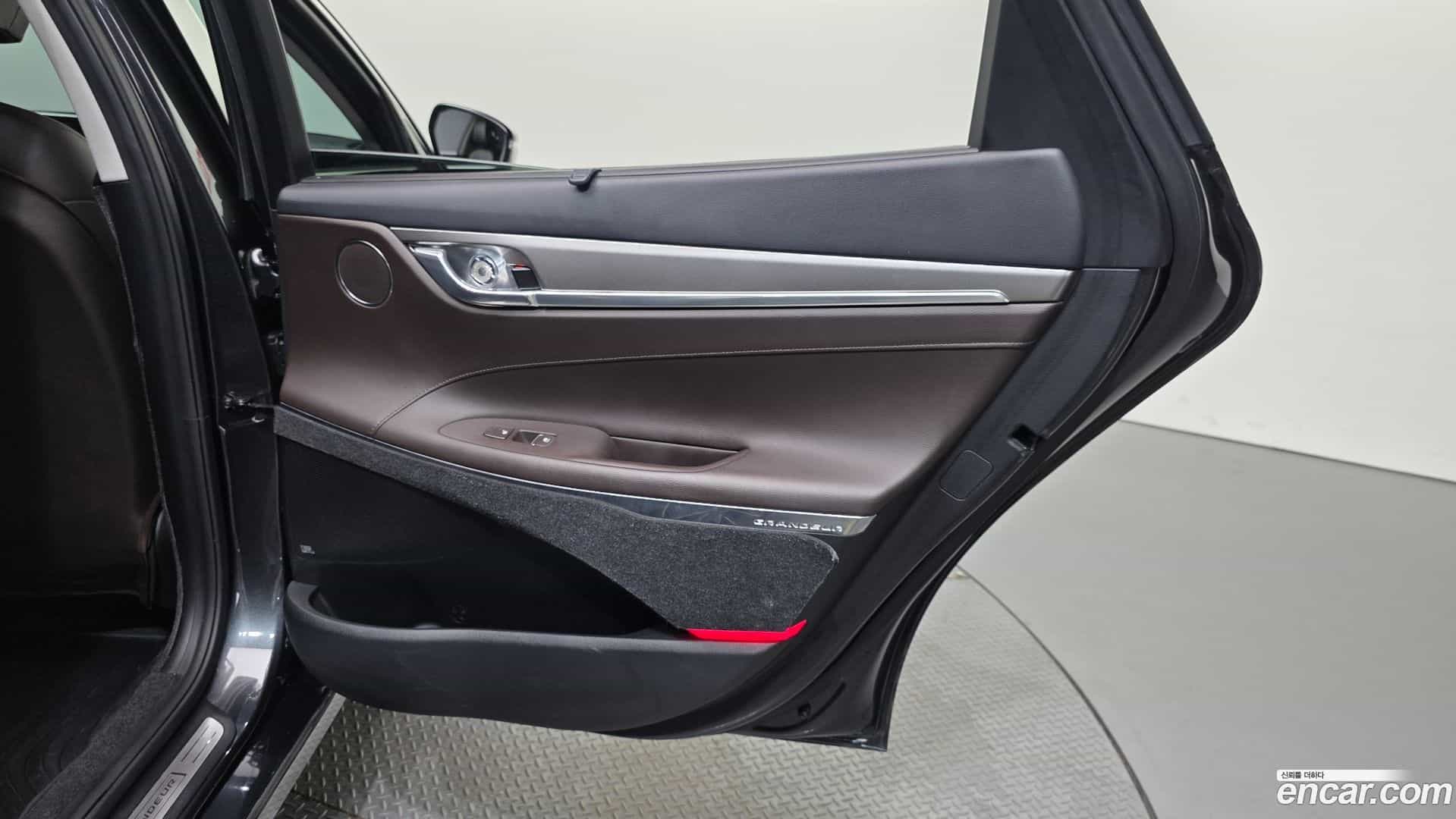 Grandeur Hyundai 2021.0-INNER-035