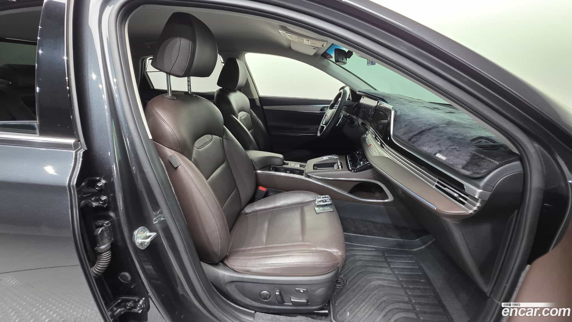 Grandeur Hyundai 2021.0-INNER-036