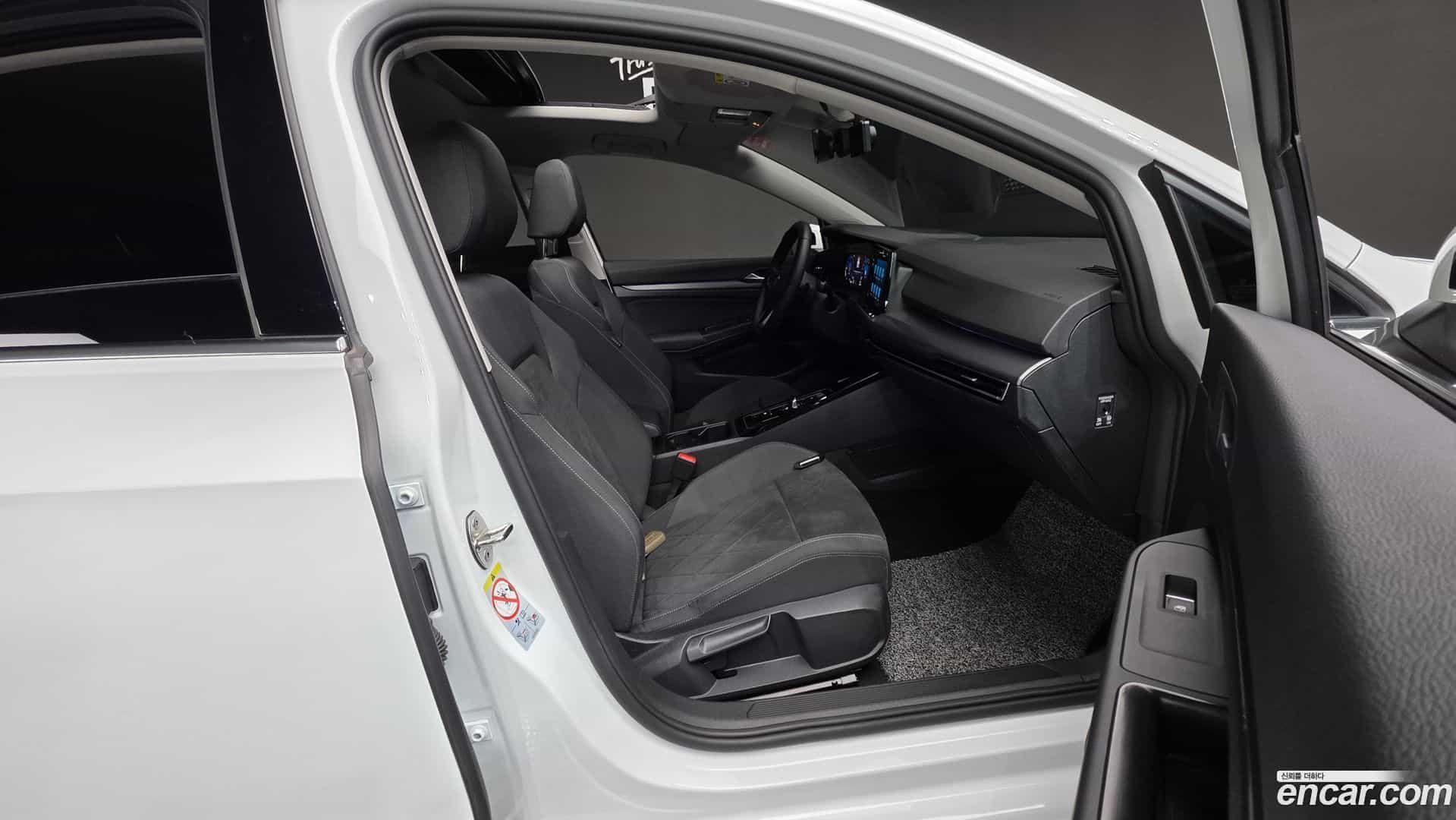 Golf Volkswagen 2023.4-INNER-010