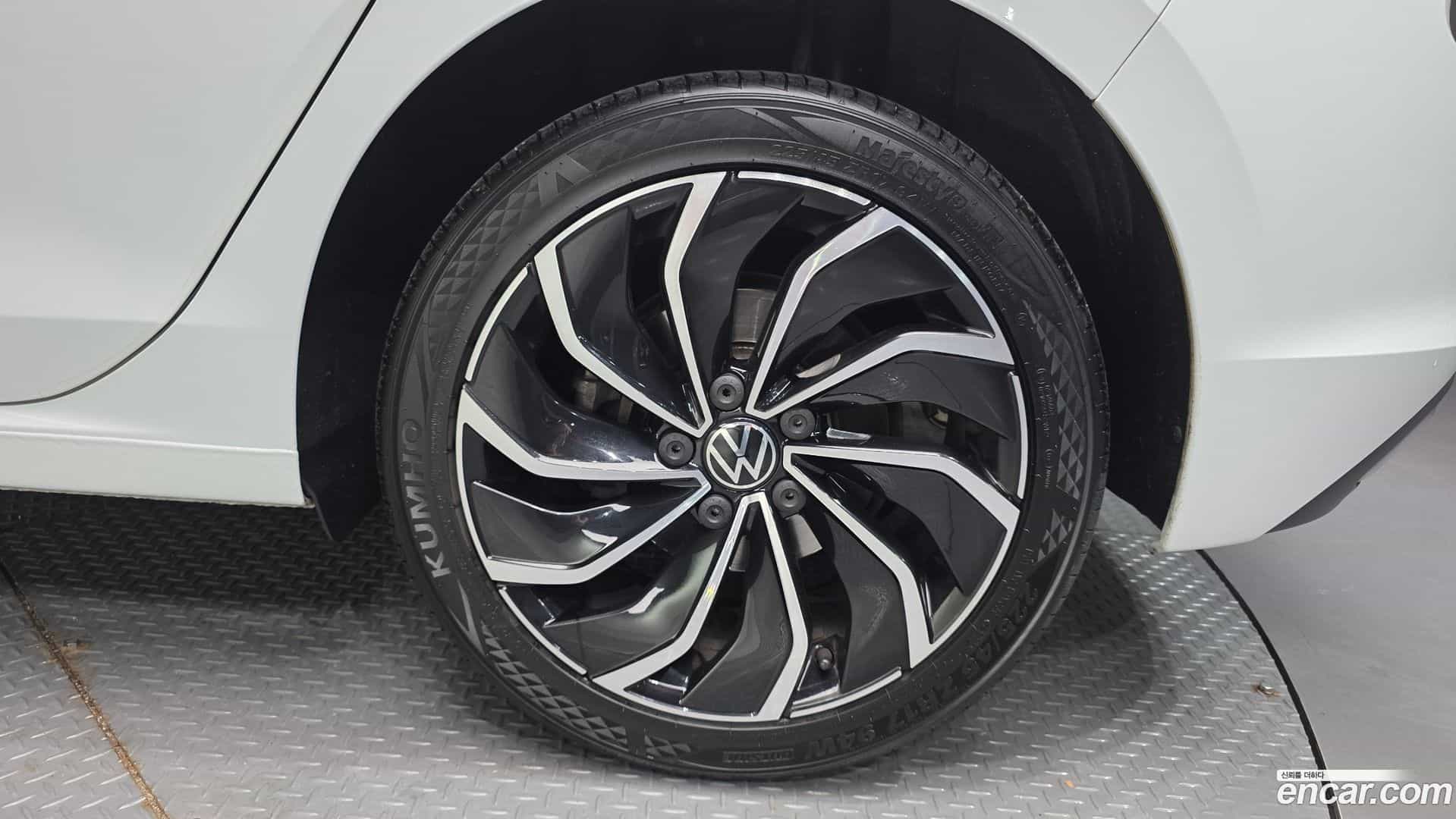 Golf Volkswagen 2023.4-OUTER-031