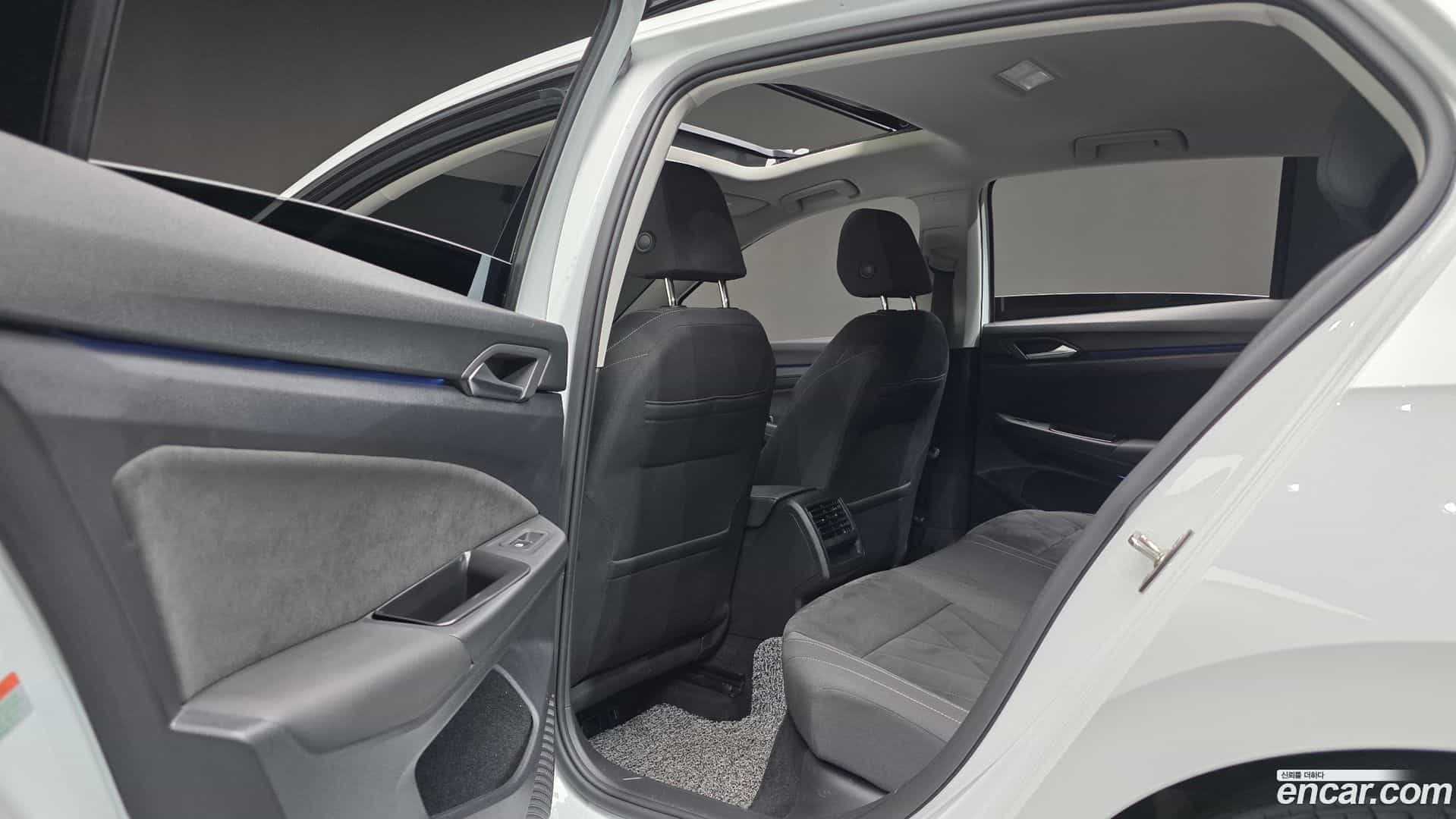 Golf Volkswagen 2023.4-OPTION-041