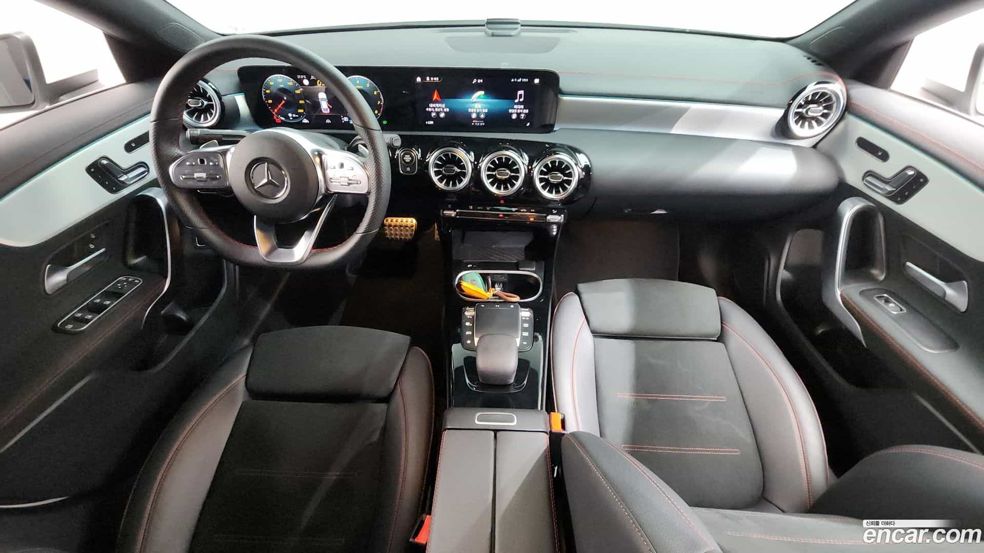 CLA-Class Mercedes-Benz 2023.4-INNER-007