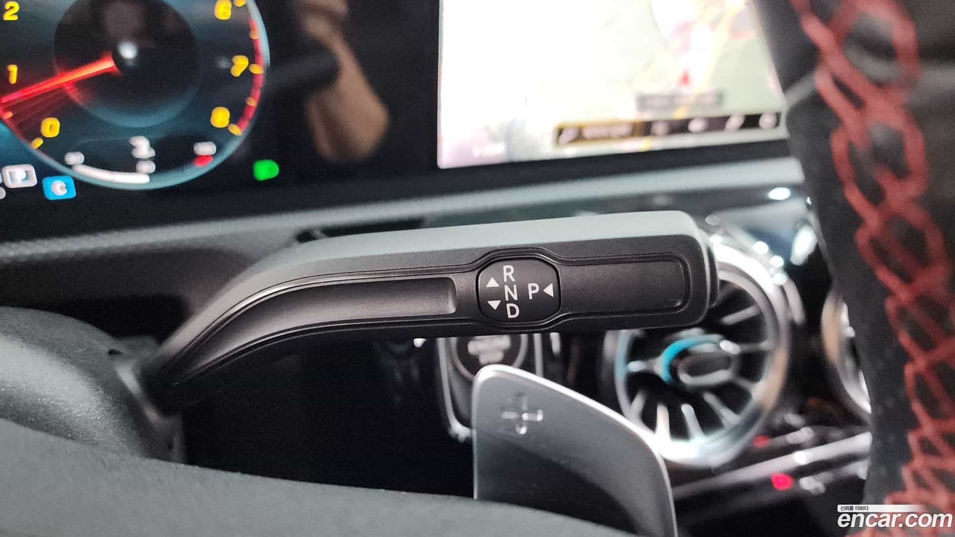 CLA-Class Mercedes-Benz 2023.4-INNER-009
