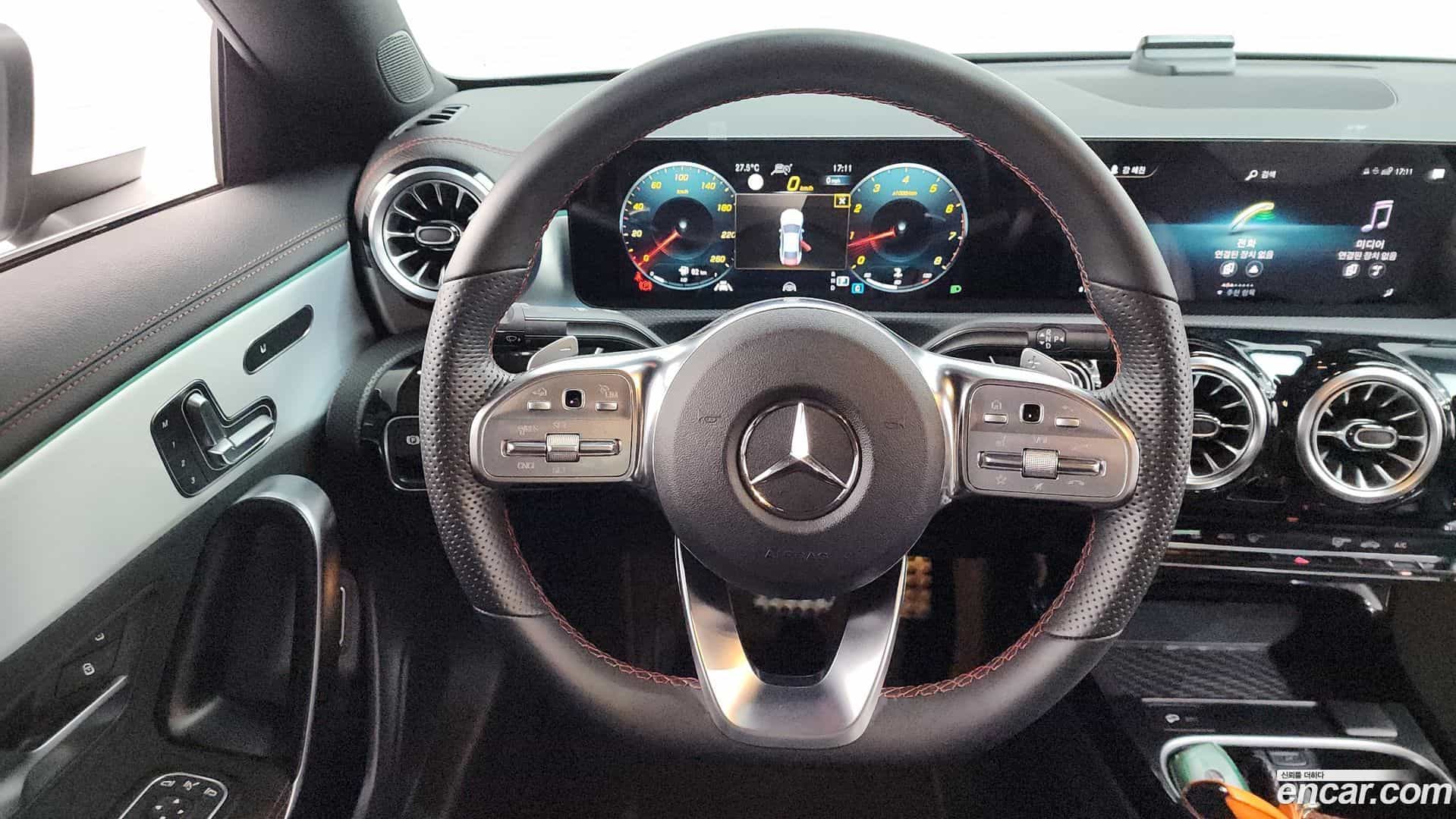 CLA-Class Mercedes-Benz 2023.4-OPTION-017