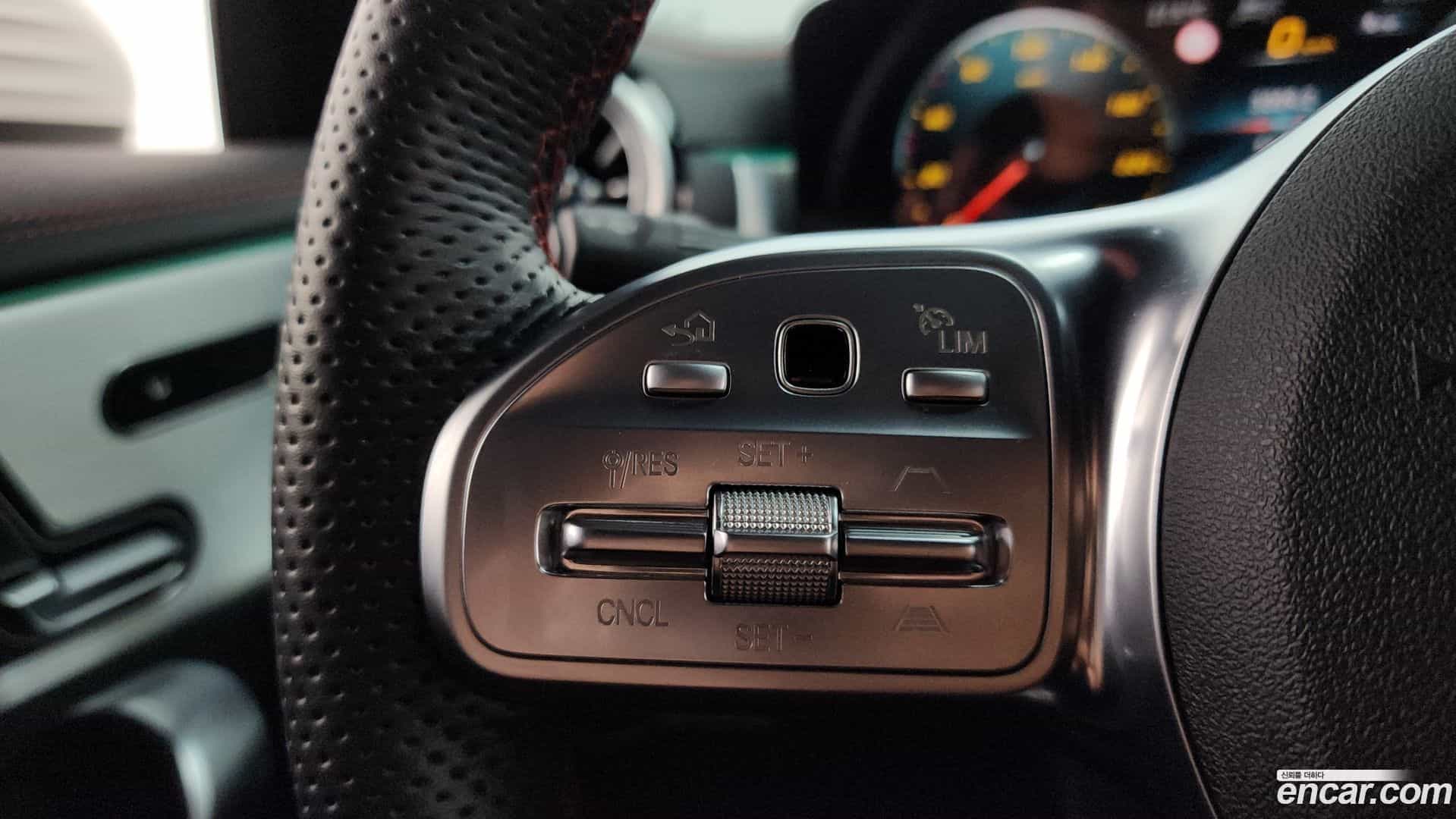CLA-Class Mercedes-Benz 2023.4-OPTION-020