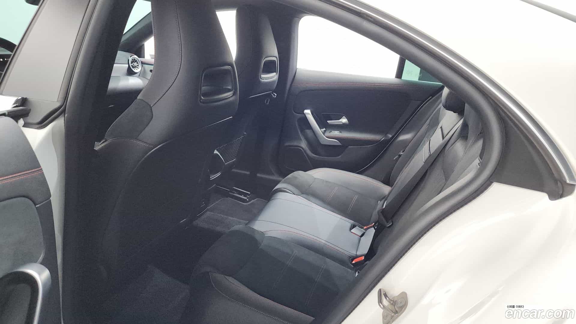 CLA-Class Mercedes-Benz 2023.4-OPTION-041