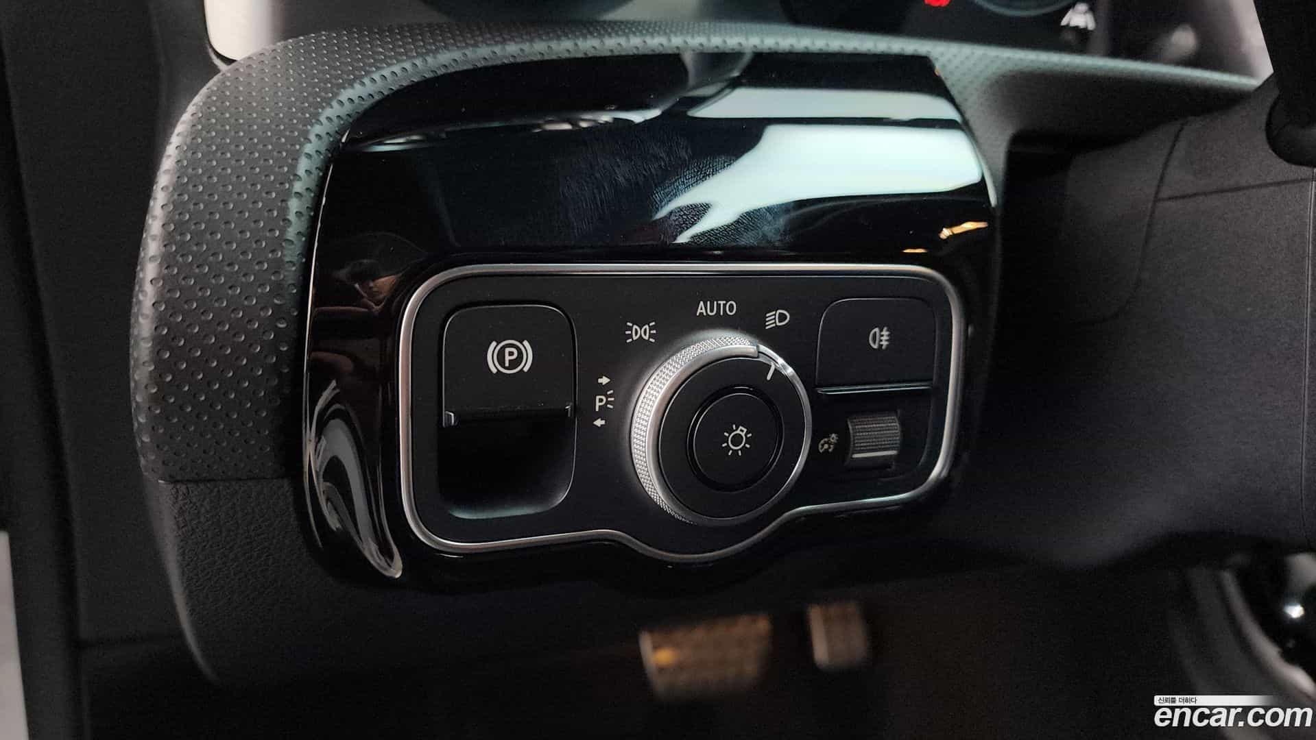 CLA-Class Mercedes-Benz 2023.4-OPTION-043