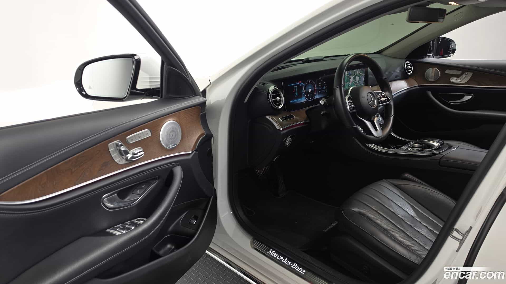 E-Class Mercedes-Benz 2019.5-INNER-010