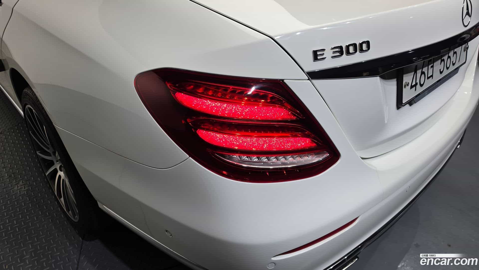 E-Class Mercedes-Benz 2019.5-OUTER-033
