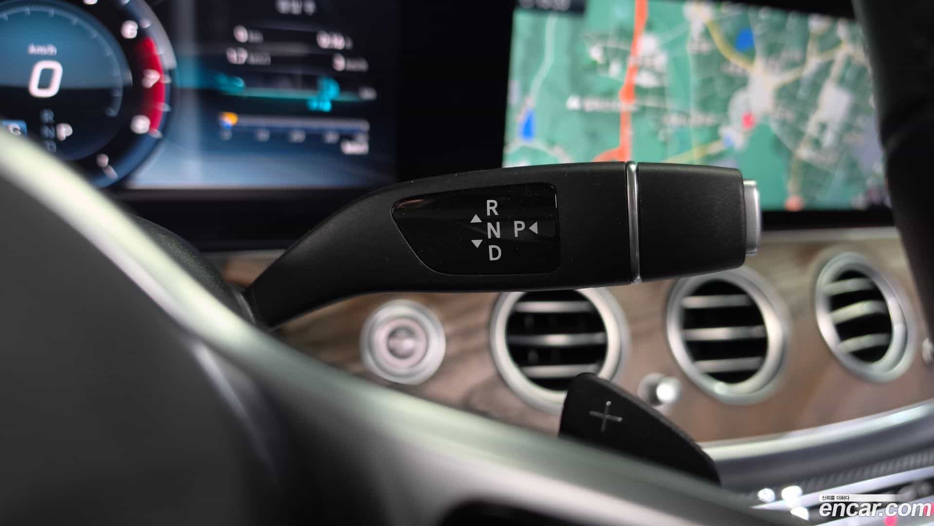 E-Class Mercedes-Benz 2019.5-OPTION-040