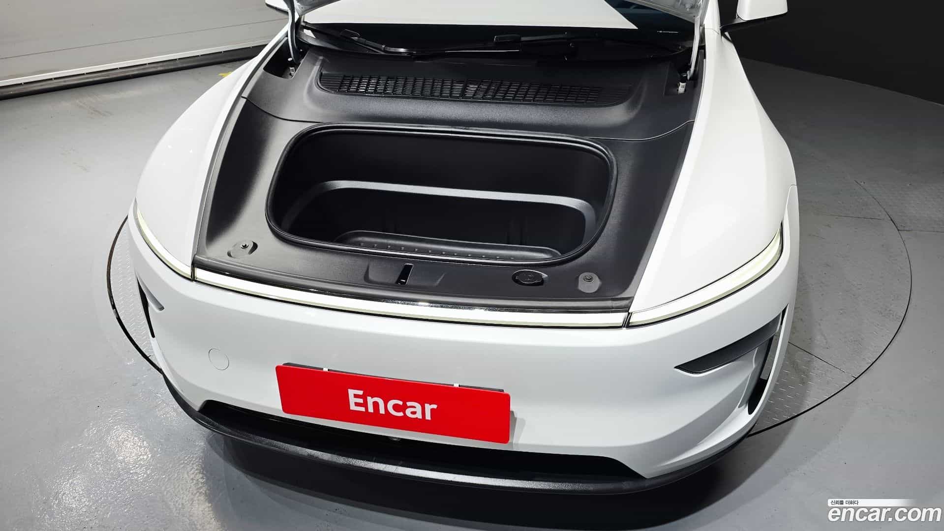 Model Y Tesla 2025.7-OUTER-006