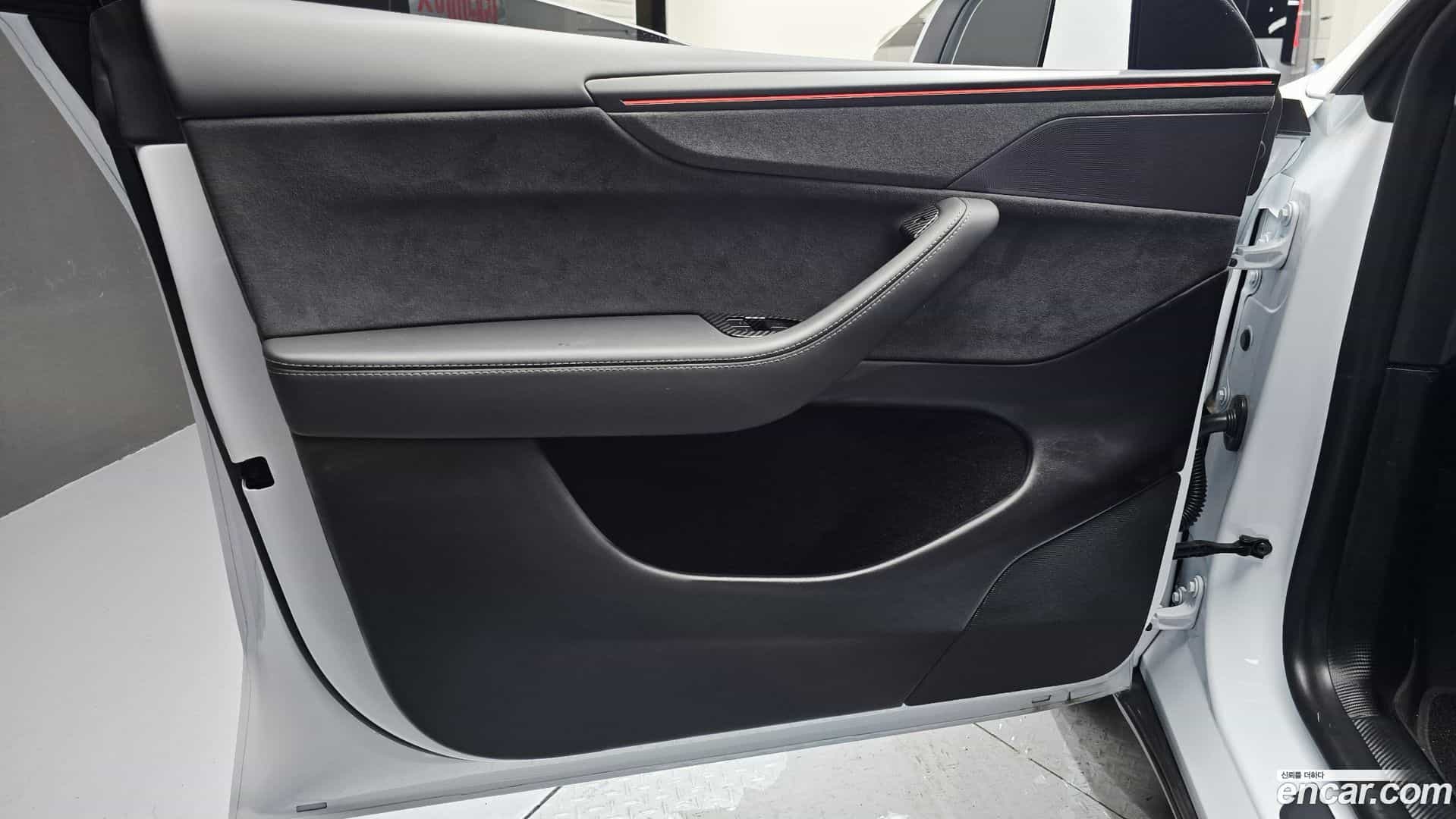 Model Y Tesla 2025.7-INNER-034